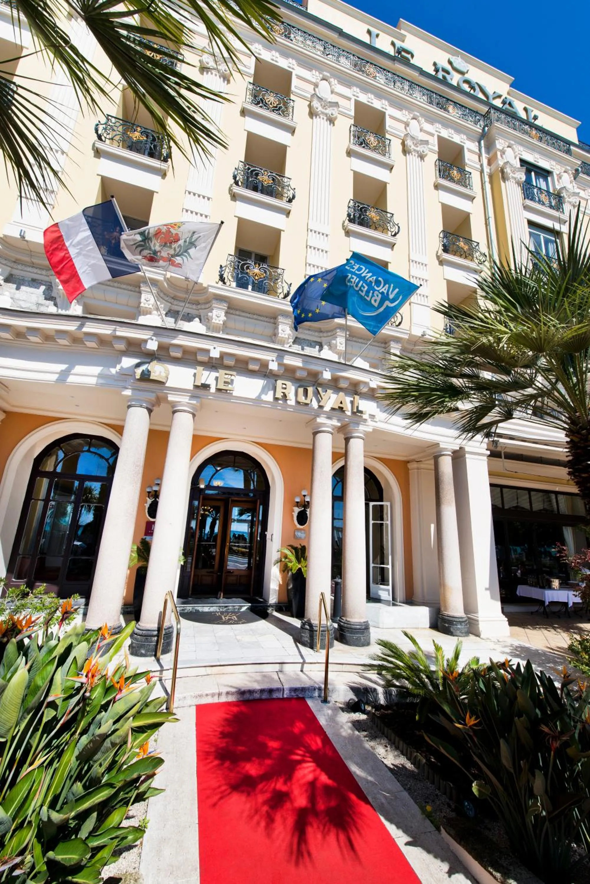 Facade/entrance in Hôtel Le Royal Promenade des Anglais