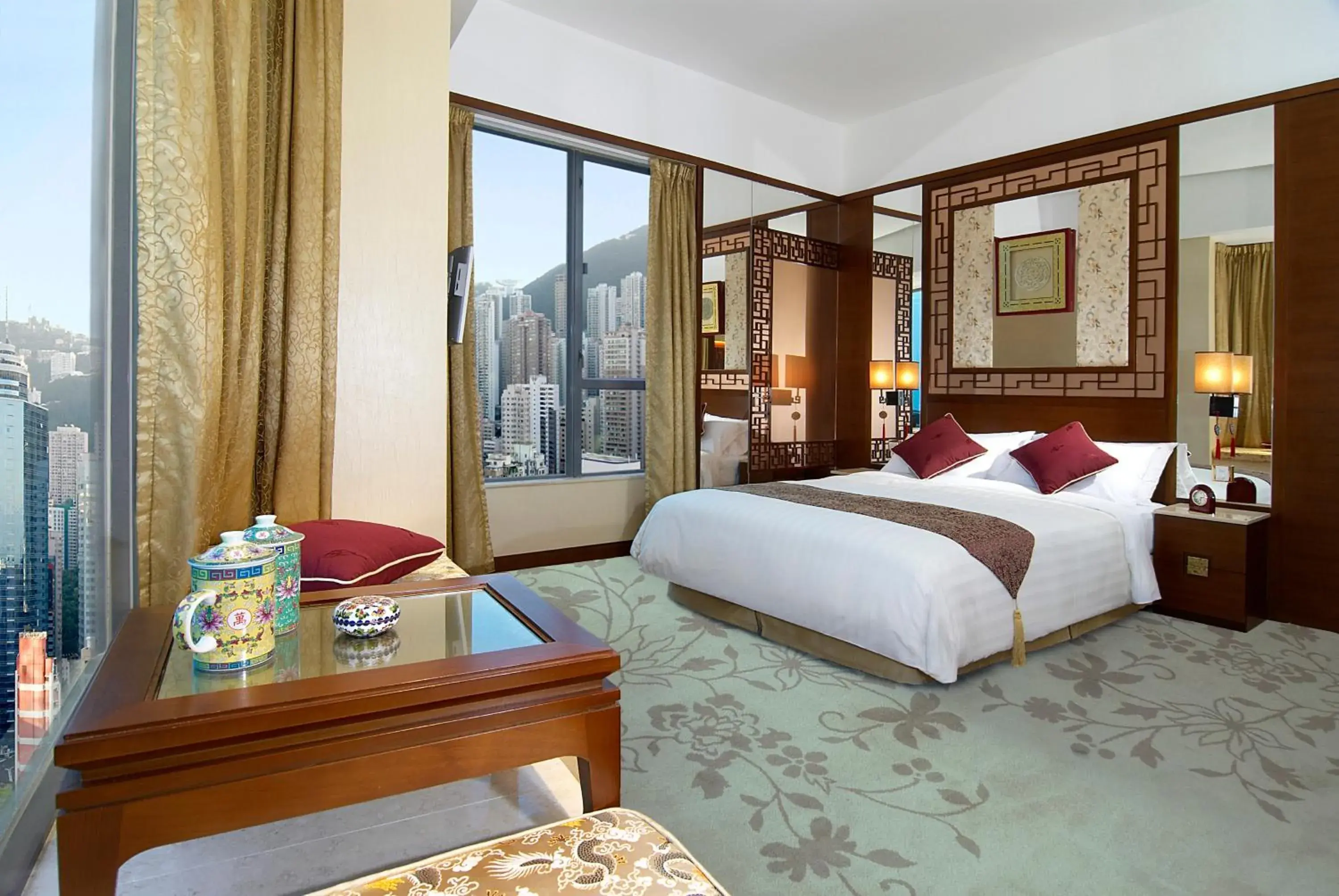 Deluxe City View Room in Lan Kwai Fong Hotel - Kau U Fong Deluxe City View Room in Lan Kwai Fong Hotel - Kau U Fong