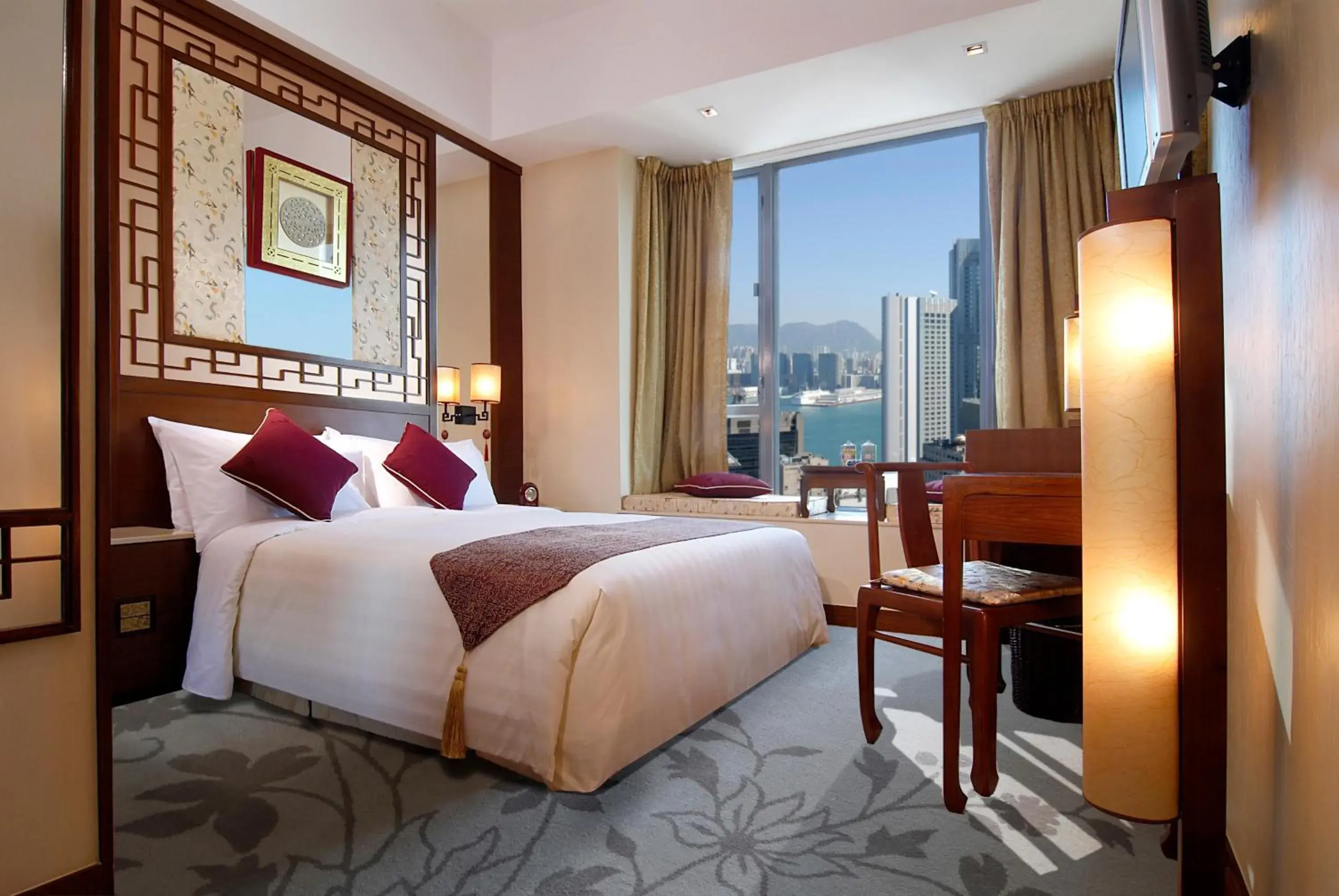 Harbor View Room in Lan Kwai Fong Hotel - Kau U Fong Harbor View Room in Lan Kwai Fong Hotel - Kau U Fong
