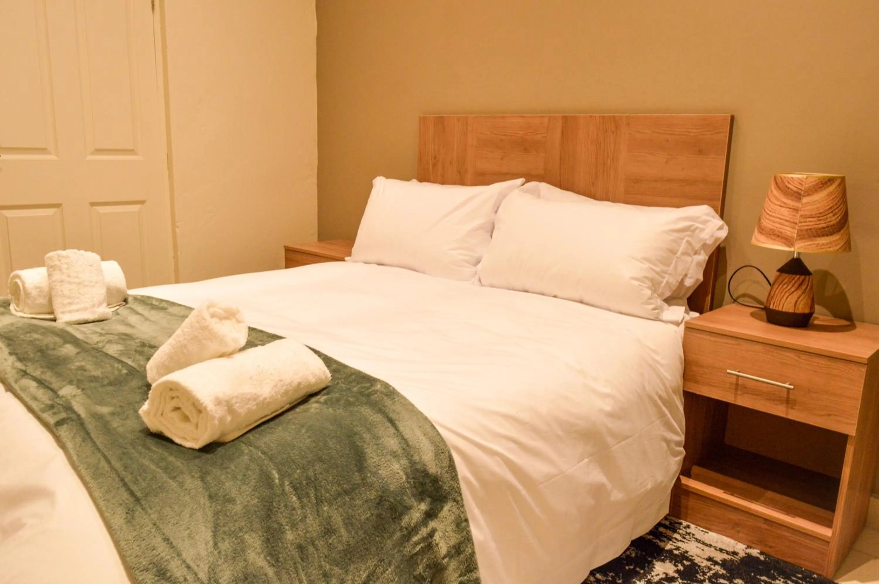 Photo of the whole room, Bed in Millennium hotel