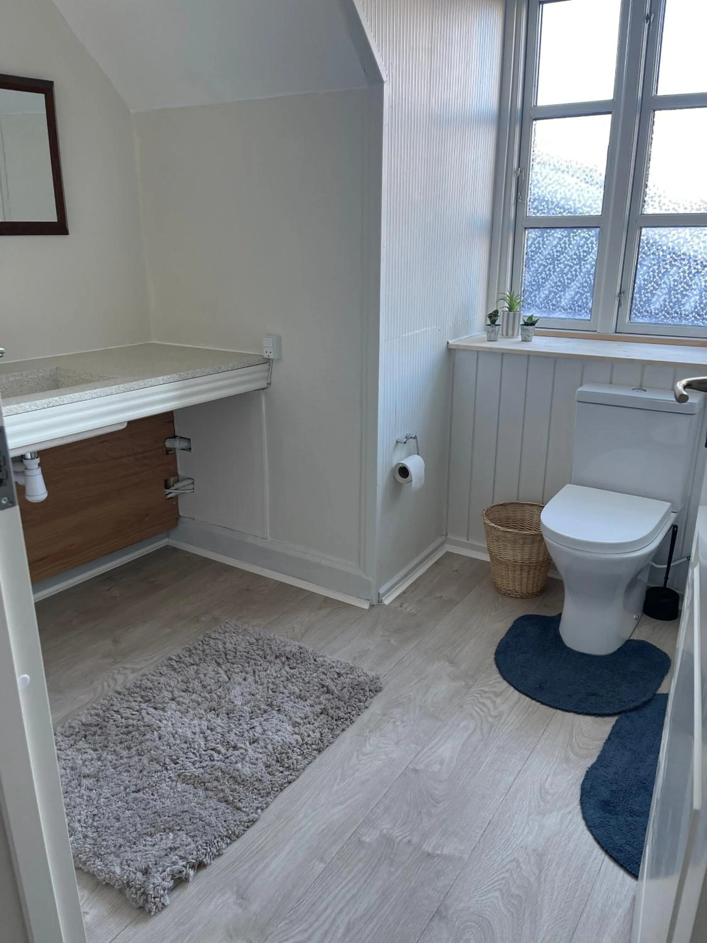 Toilet in HotelPandekagehuset B&B