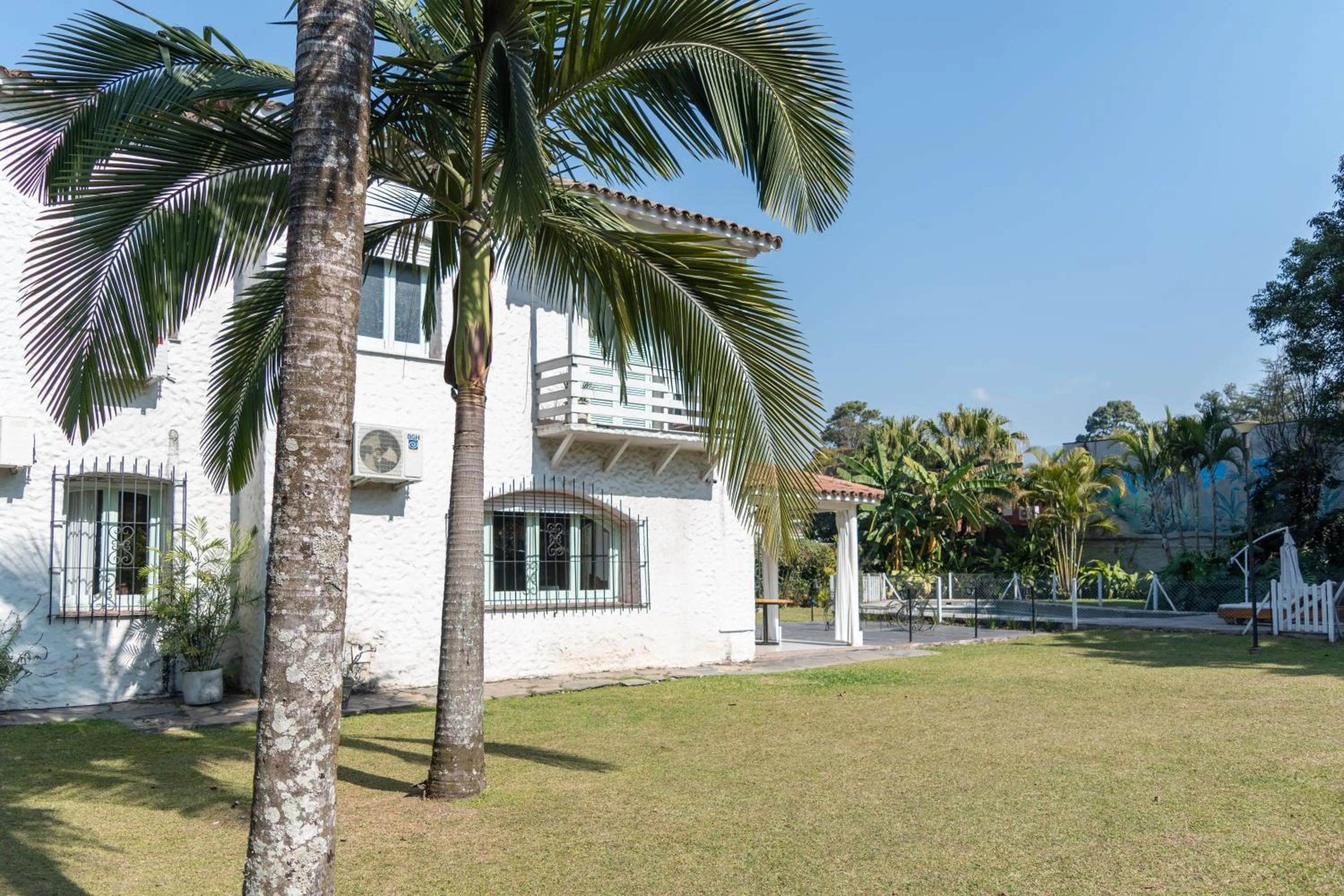 Property building in Casa Lola