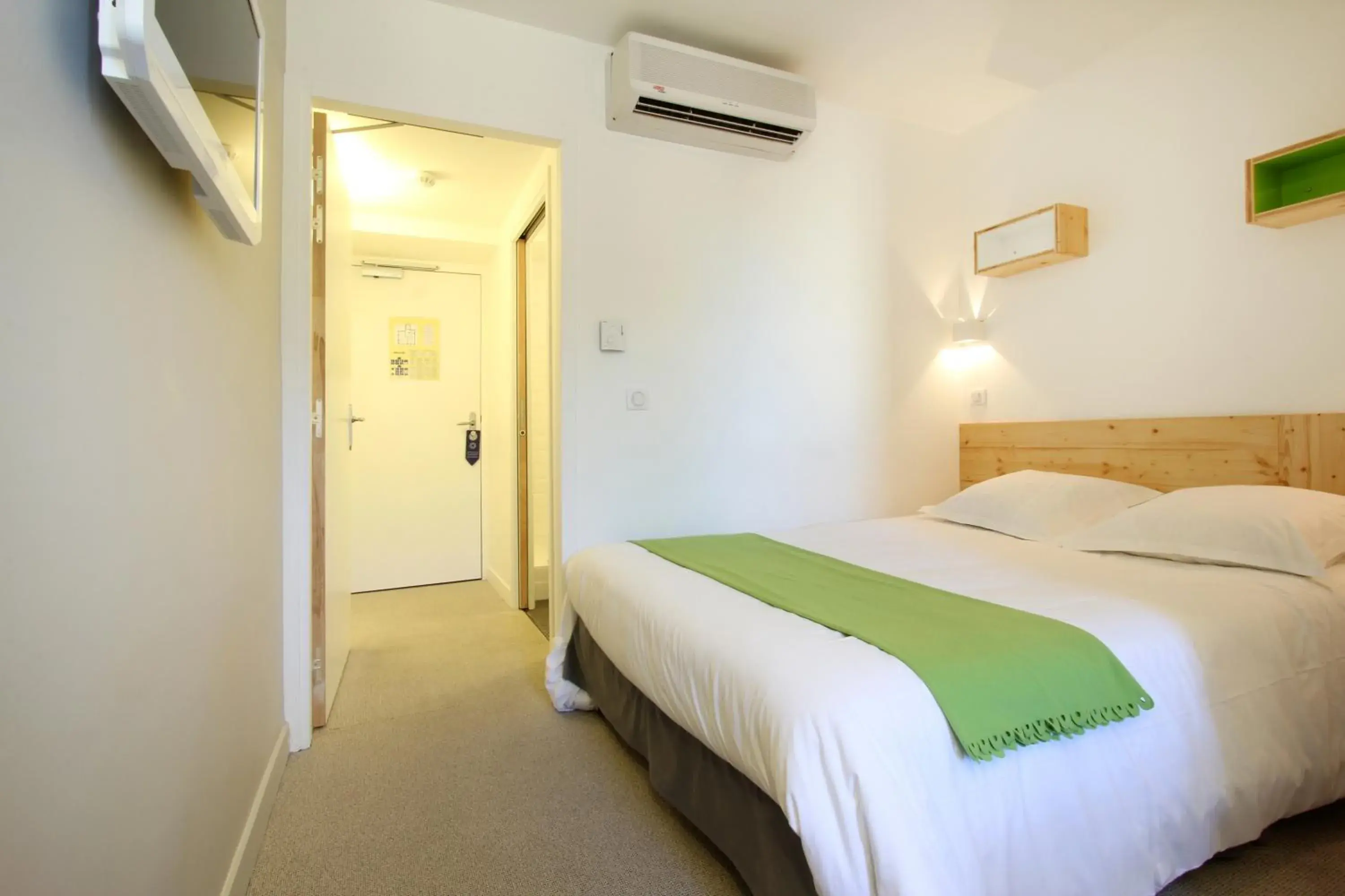 Tradition Double Room - 1 or 2 People in Hôtel Hermès Tradition Double Room - 1 or 2 People in Hôtel Hermès