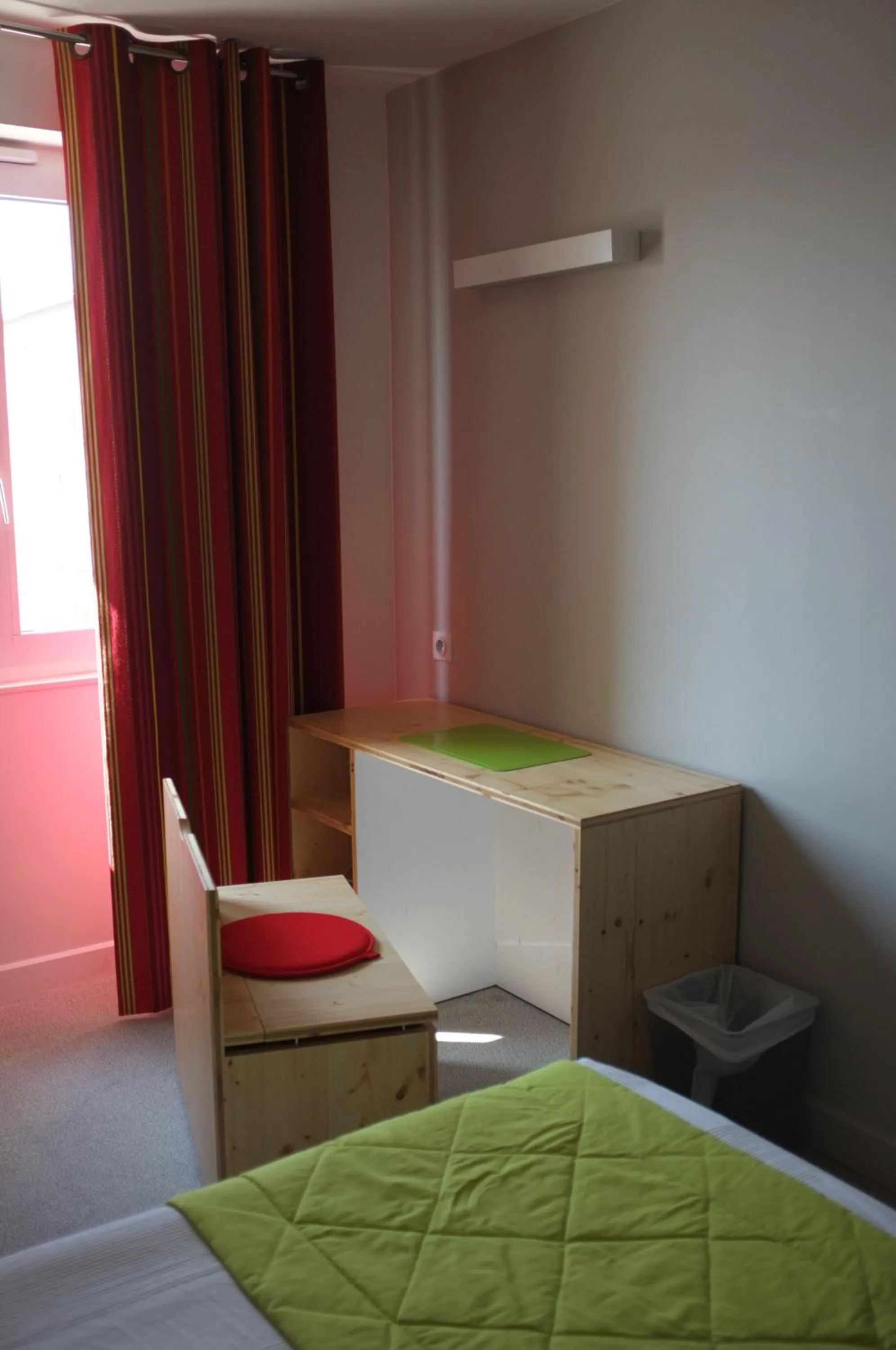 Decorative detail, Bed in Hôtel Hermès