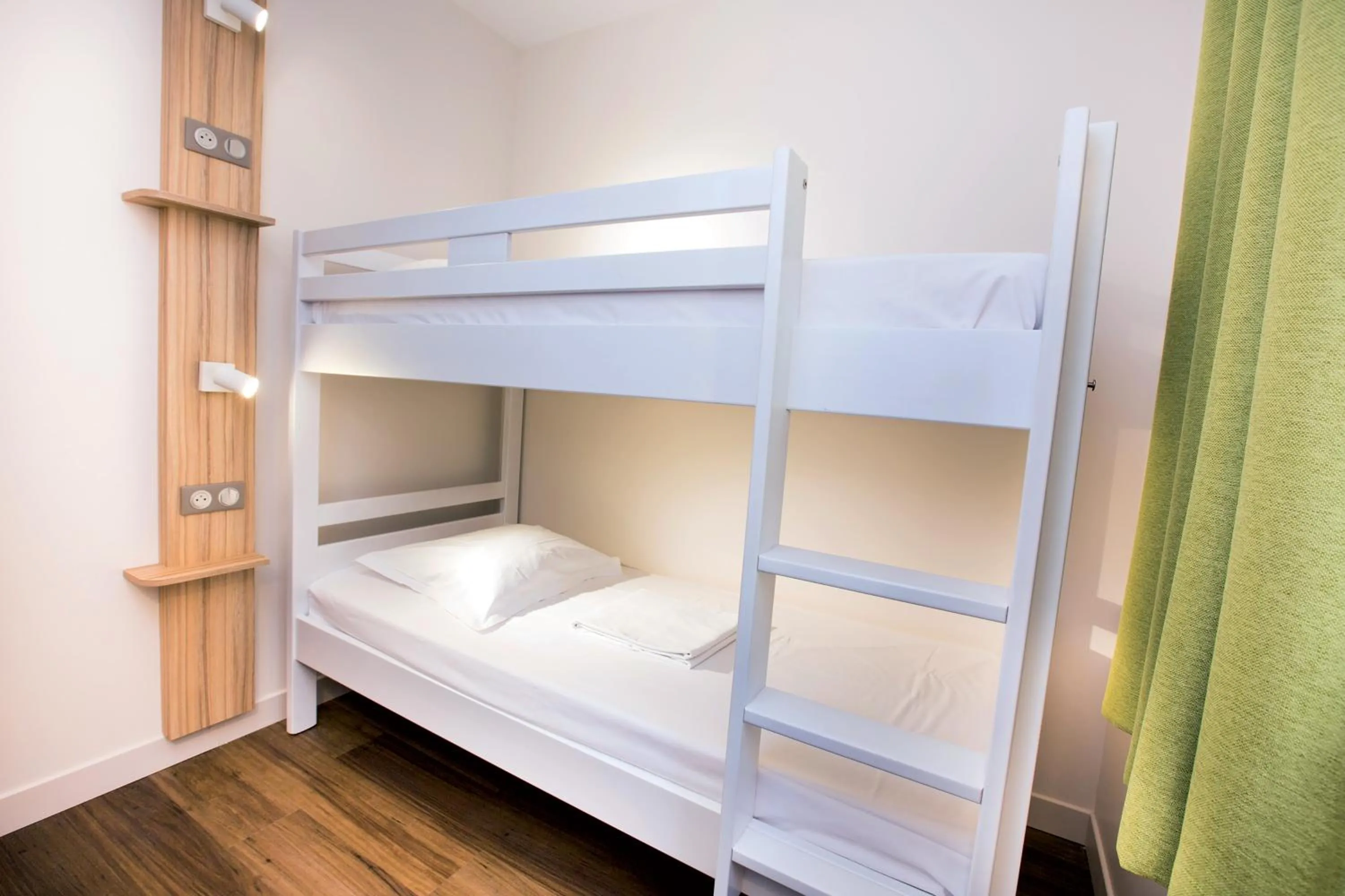 Bedroom, Bed in Hôtel Vacances Bleues Delcloy