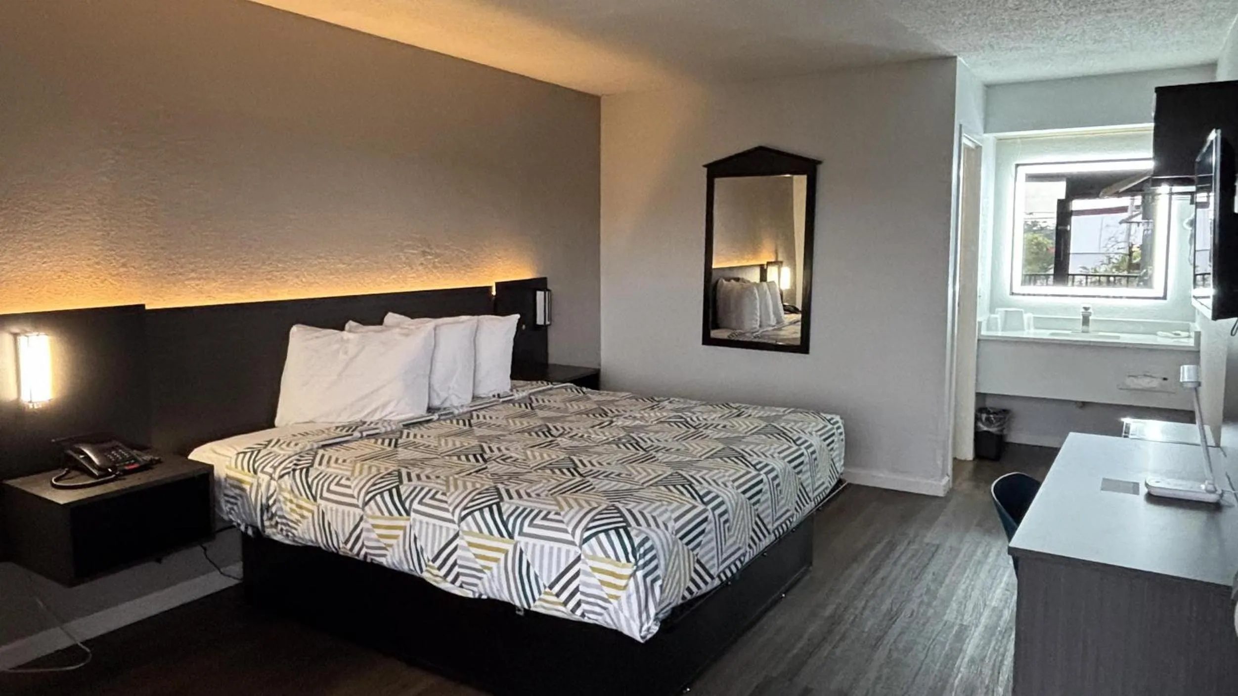 Bedroom, Bed in Motel 6 Conway, SC