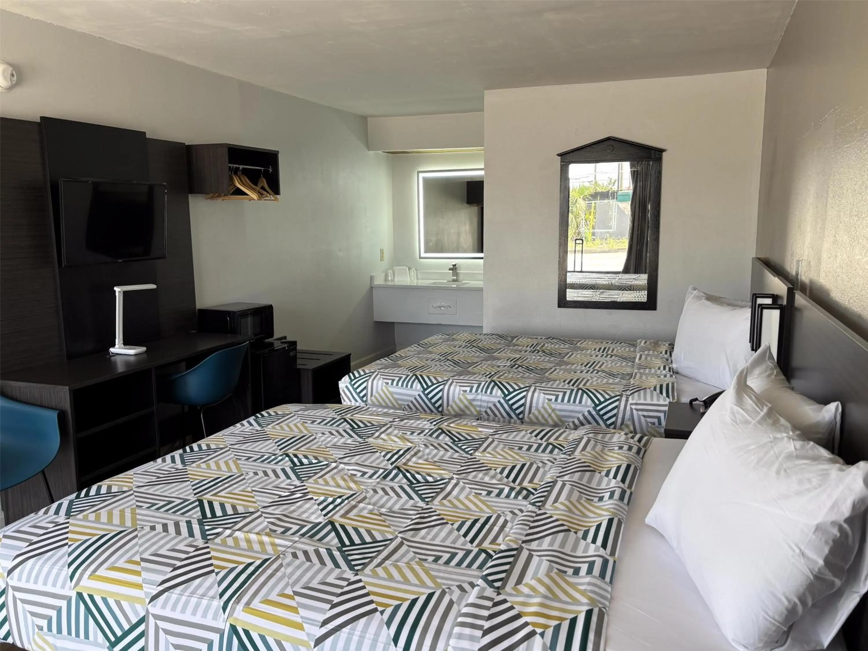 Bedroom, Bed in Motel 6 Conway, SC