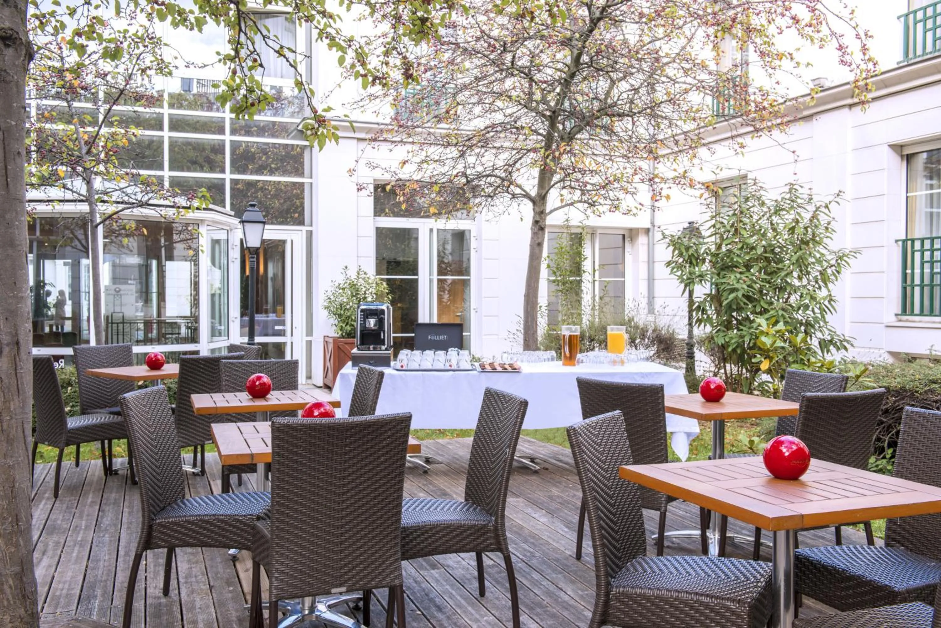 Patio in Hotel Vacances Bleues Villa Modigliani