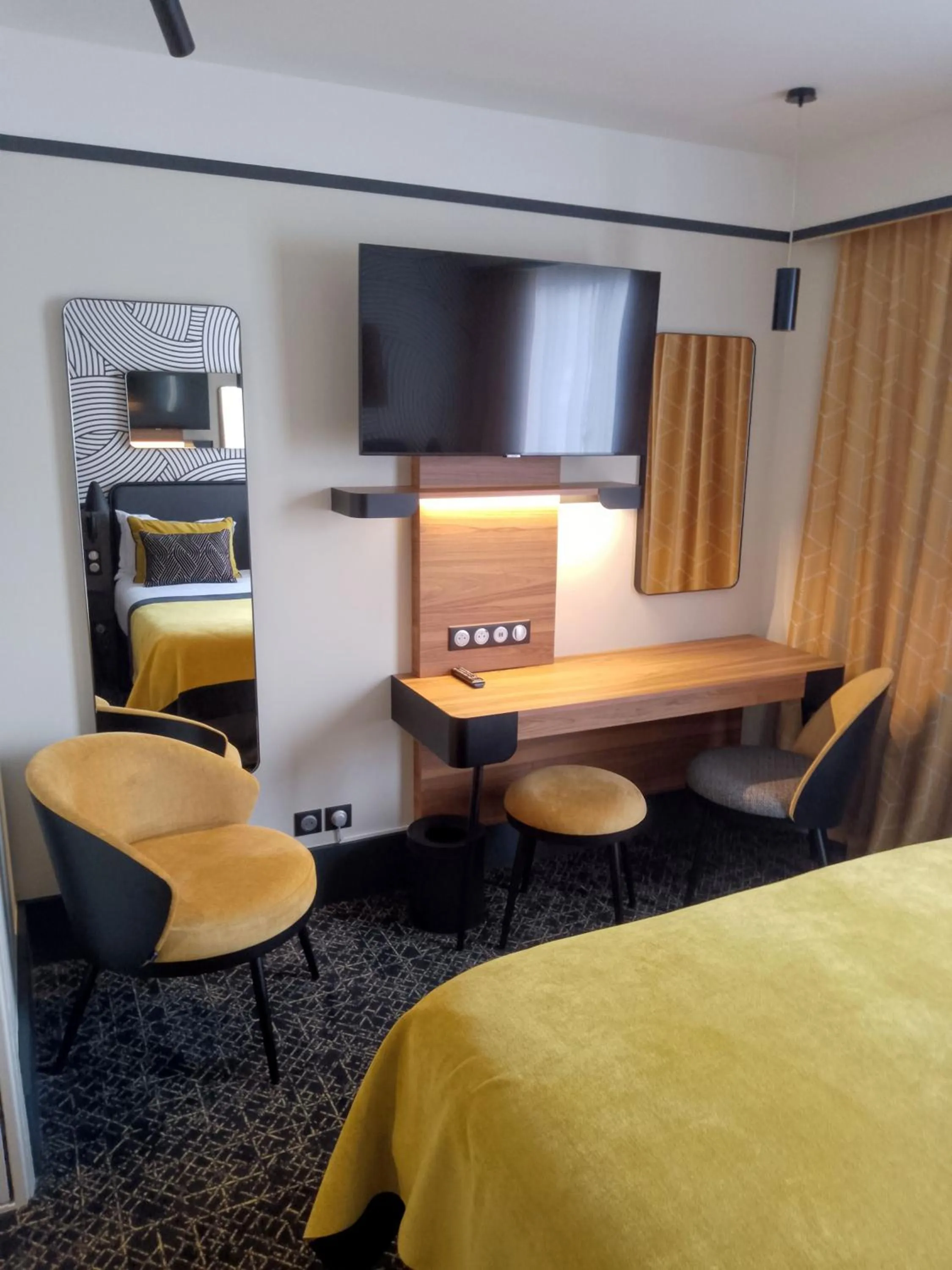 Bedroom, Bed in Hotel Vacances Bleues Villa Modigliani