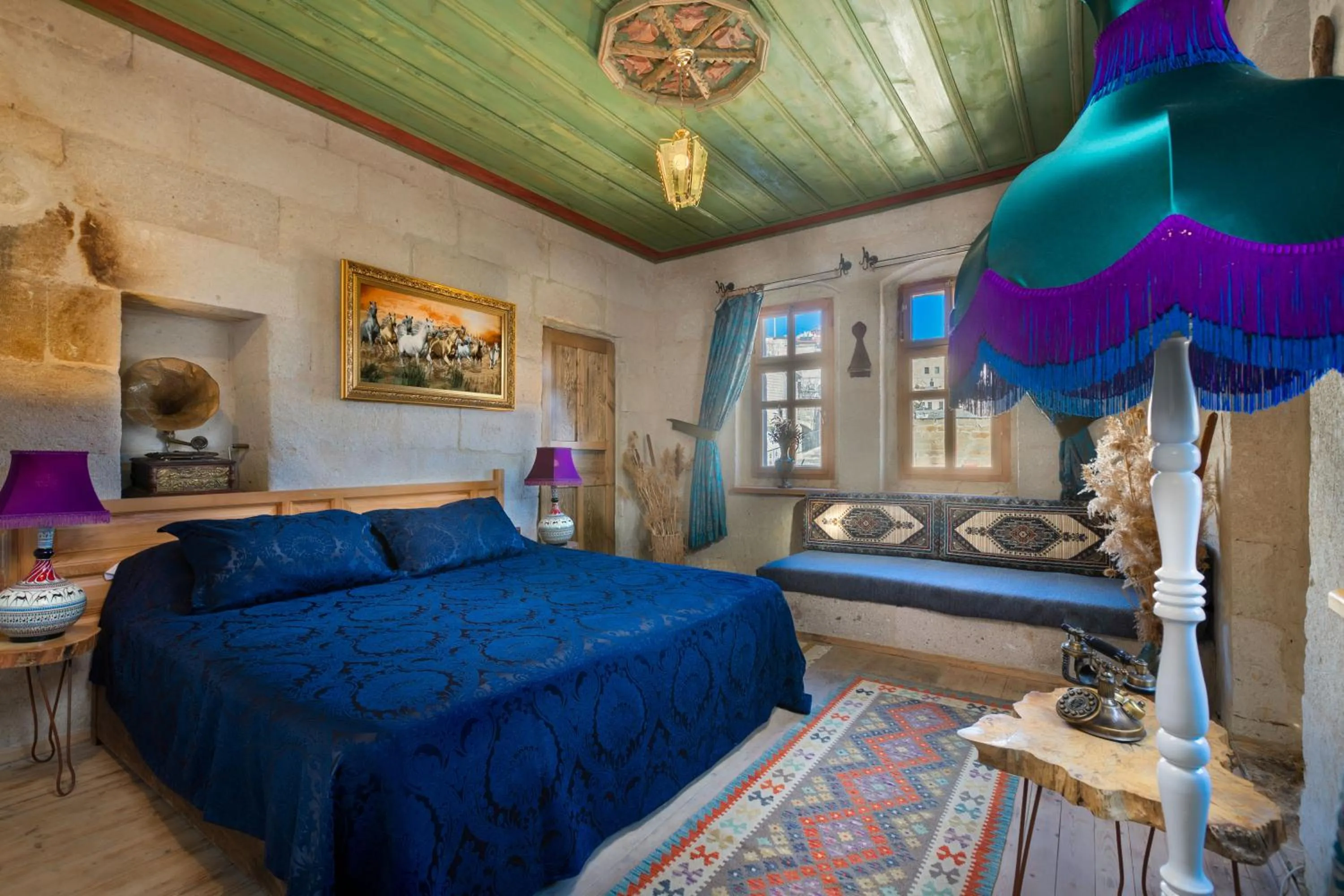 Bed in Cappadocia Splendid Cave Hotel