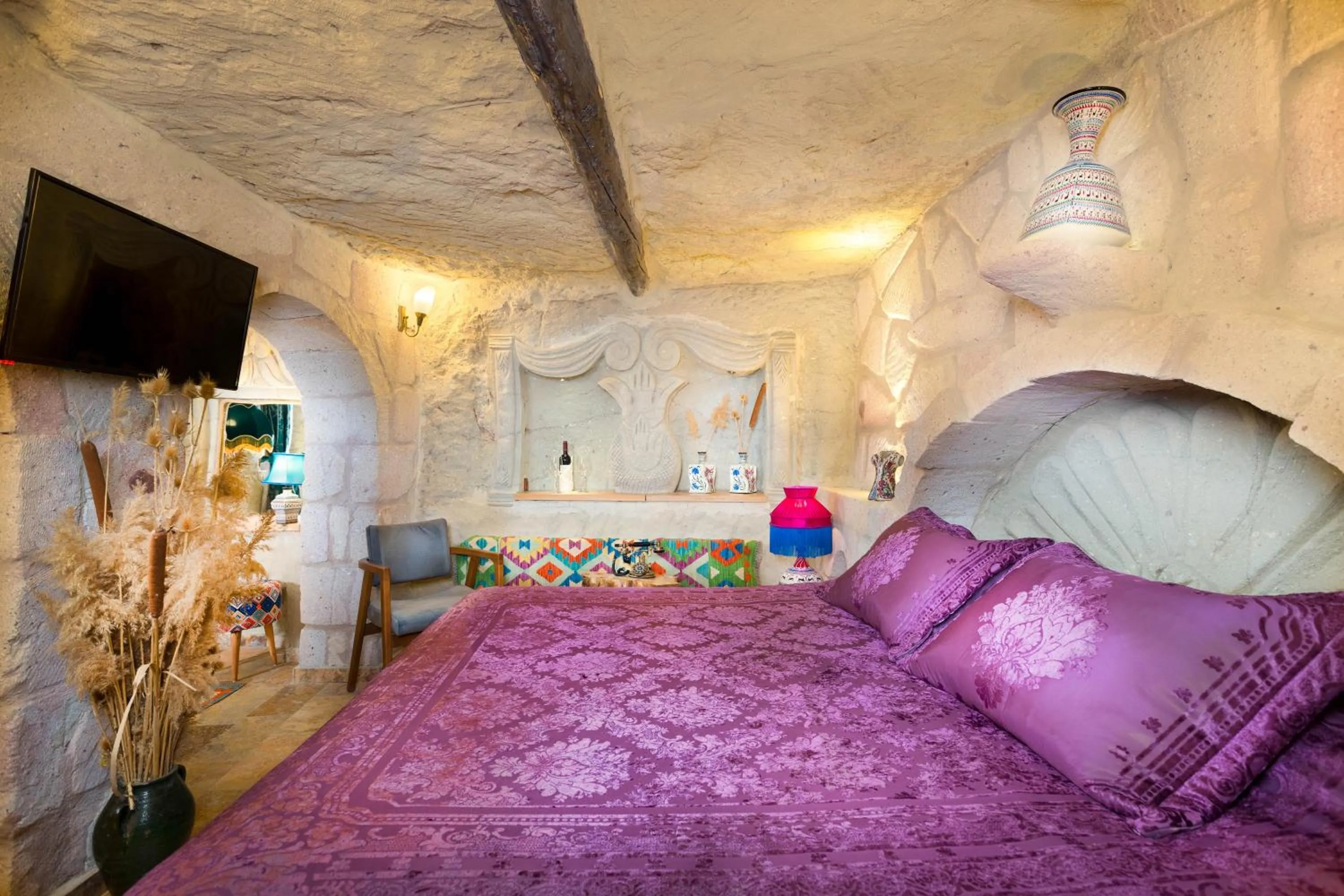 Bed in Cappadocia Splendid Cave Hotel