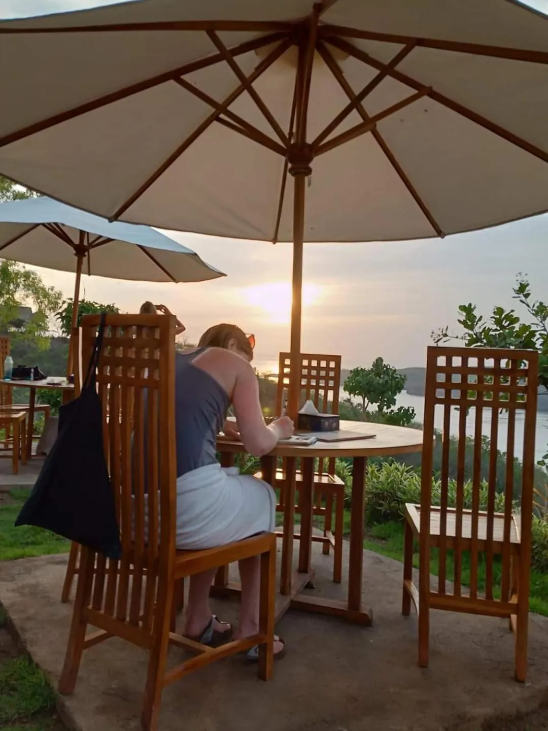 Restaurant/places to eat in Sakti OceanView Nusa Penida