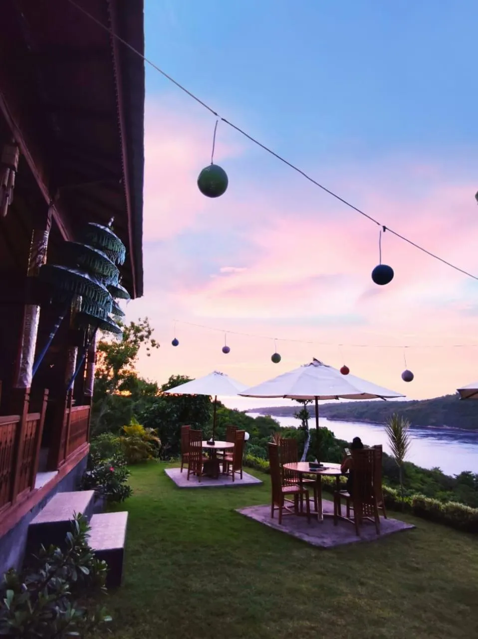 Restaurant/places to eat in Sakti OceanView Nusa Penida