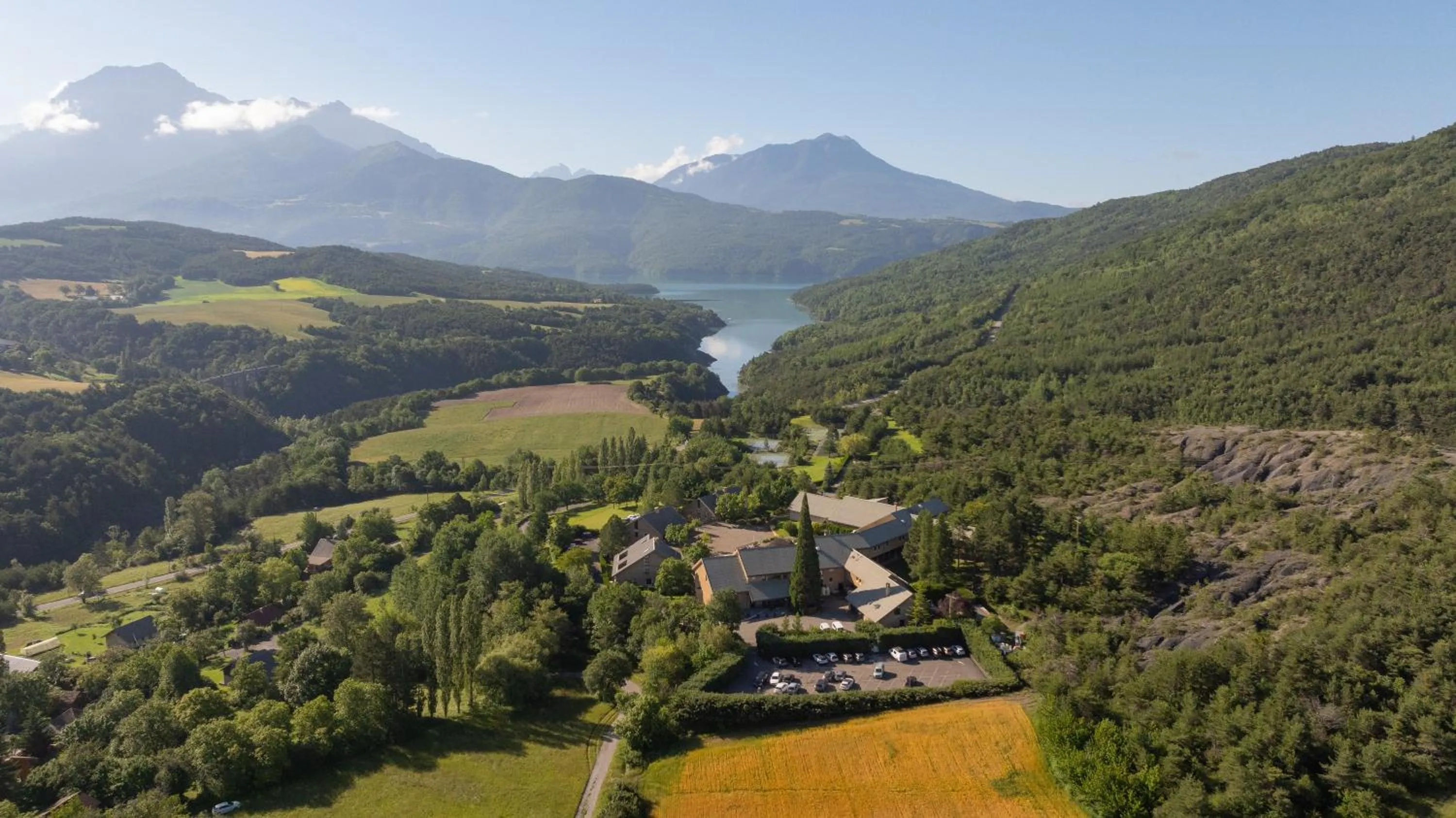 Property building in Club Vacances Bleues Les Horizons du Lac (anciennement Serre-du-Villard)
