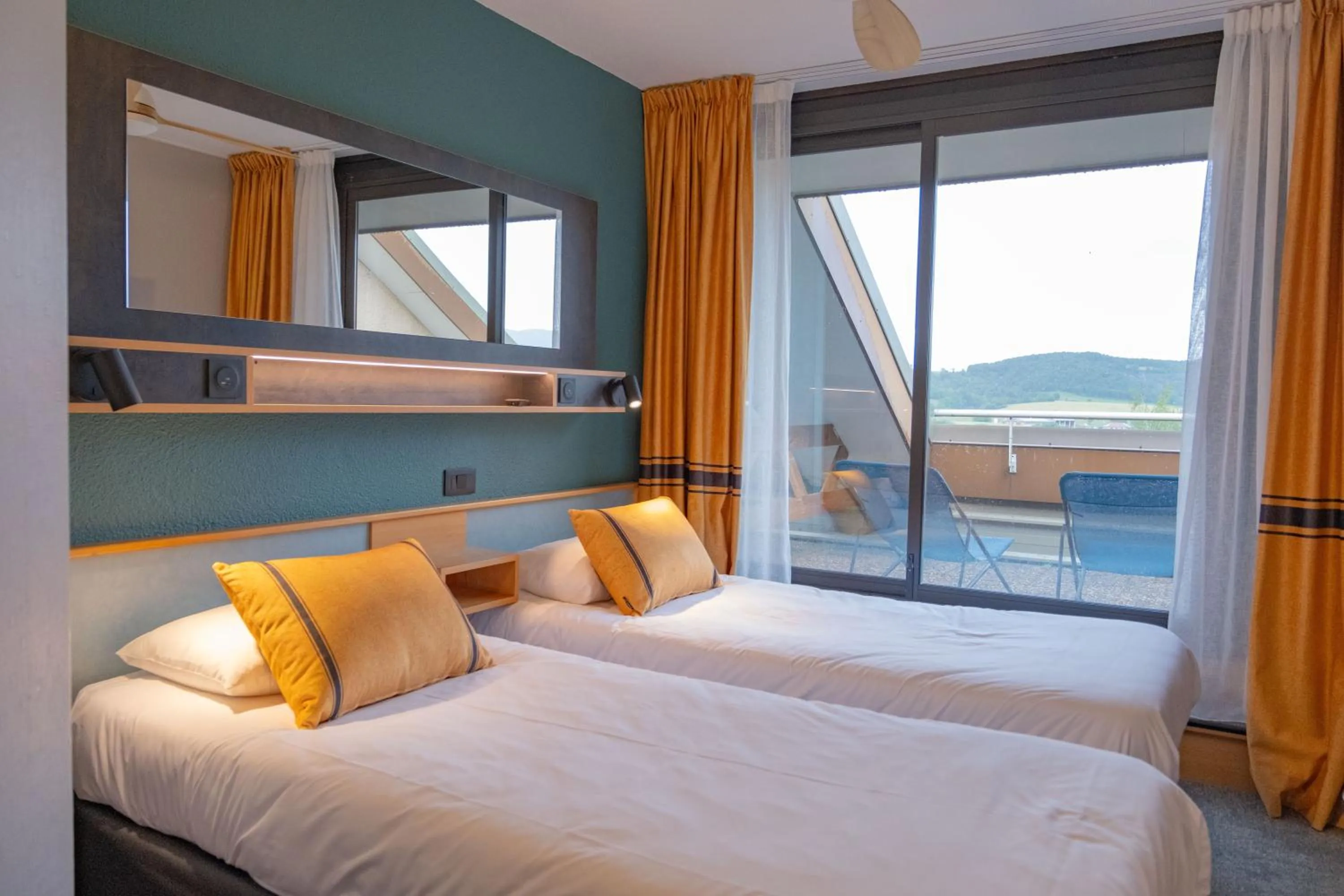 Photo of the whole room, Bed in Club Vacances Bleues Les Horizons du Lac (anciennement Serre-du-Villard)