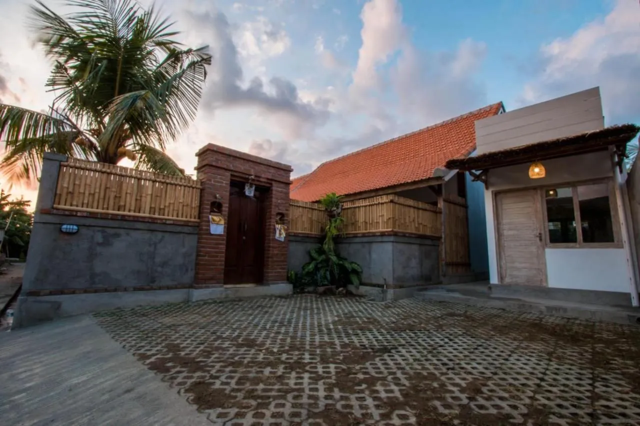 Facade/entrance in Devan Guest House Canggu