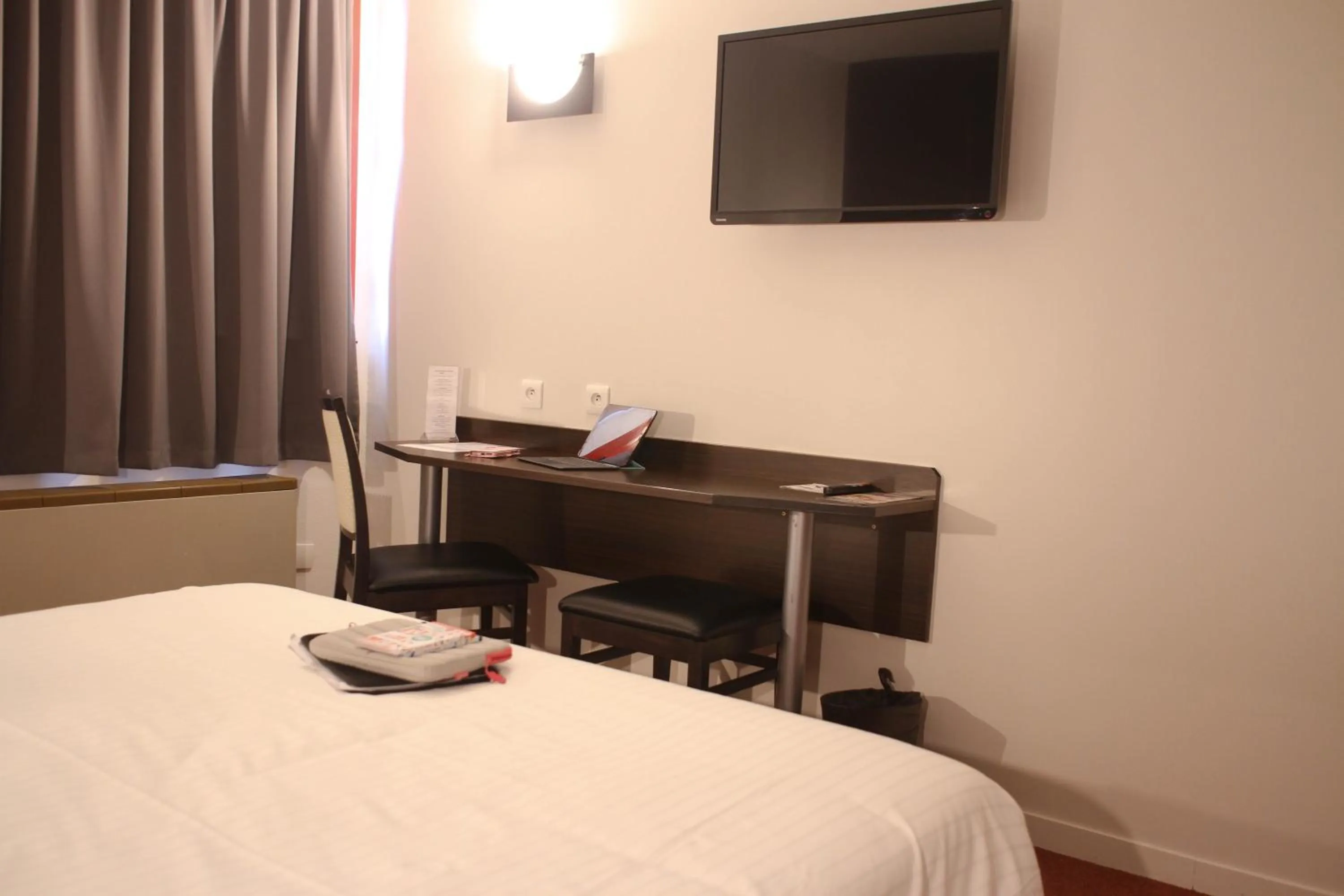 Photo of the whole room, Bed in Orly Superior Hotel