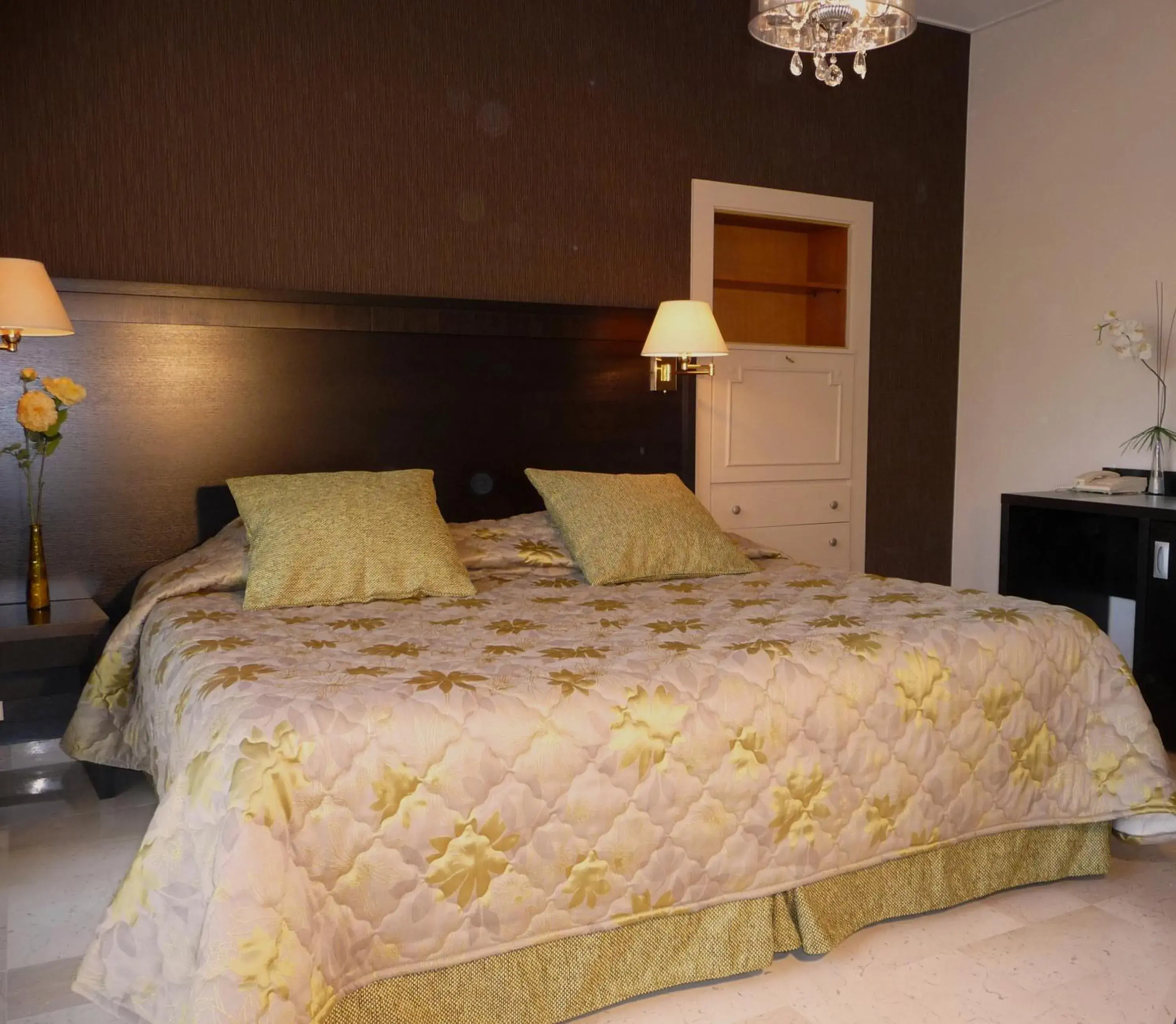 Triple Room with Balcony in Hotel Diana Triple Room with Balcony in Hotel Diana