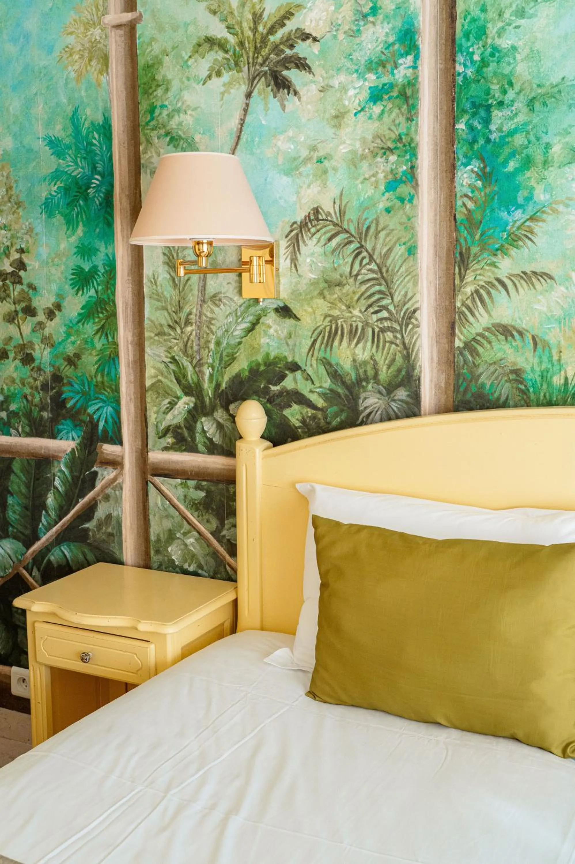 Bed in Logis Hotel Diana