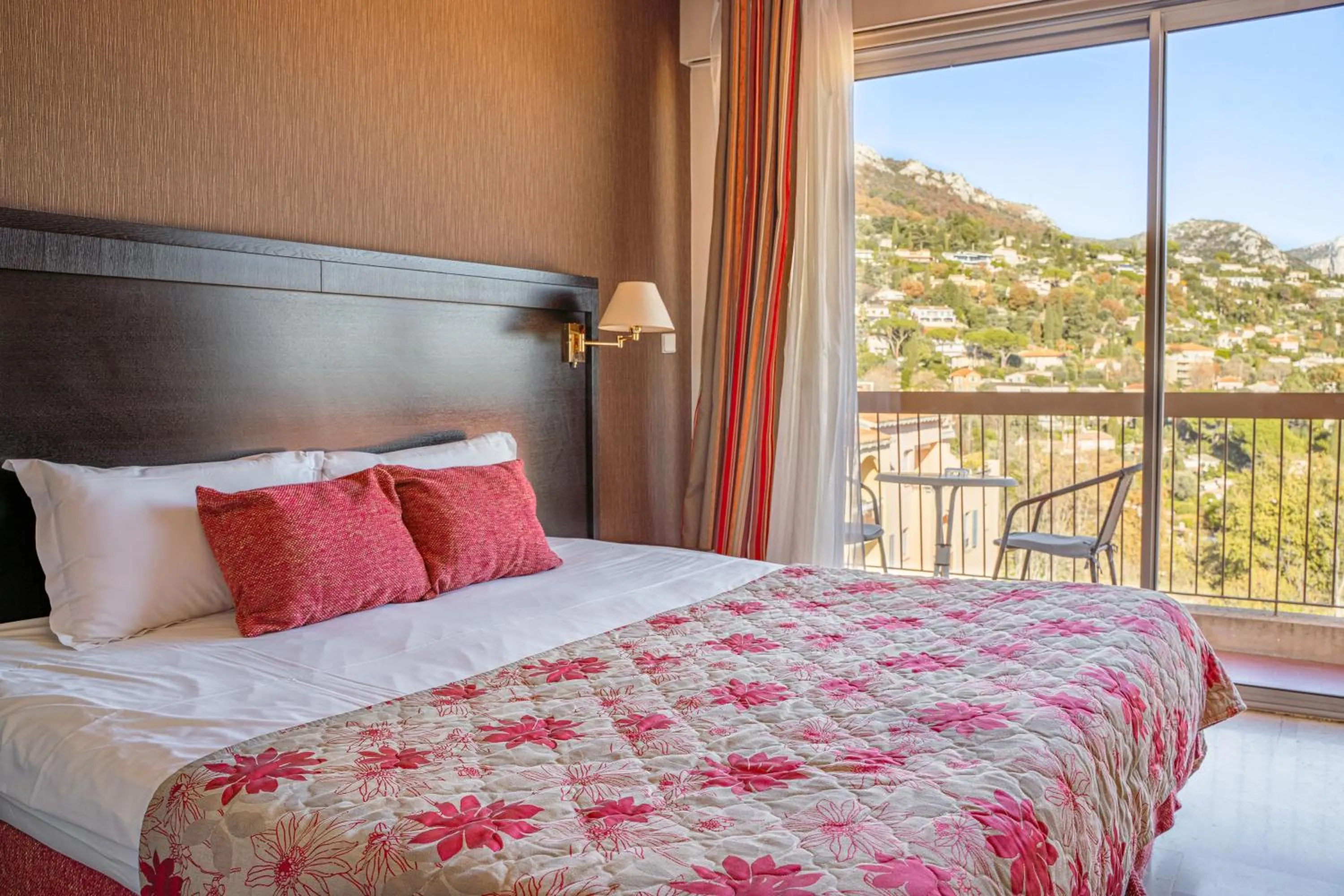 Bed in Logis Hotel Diana