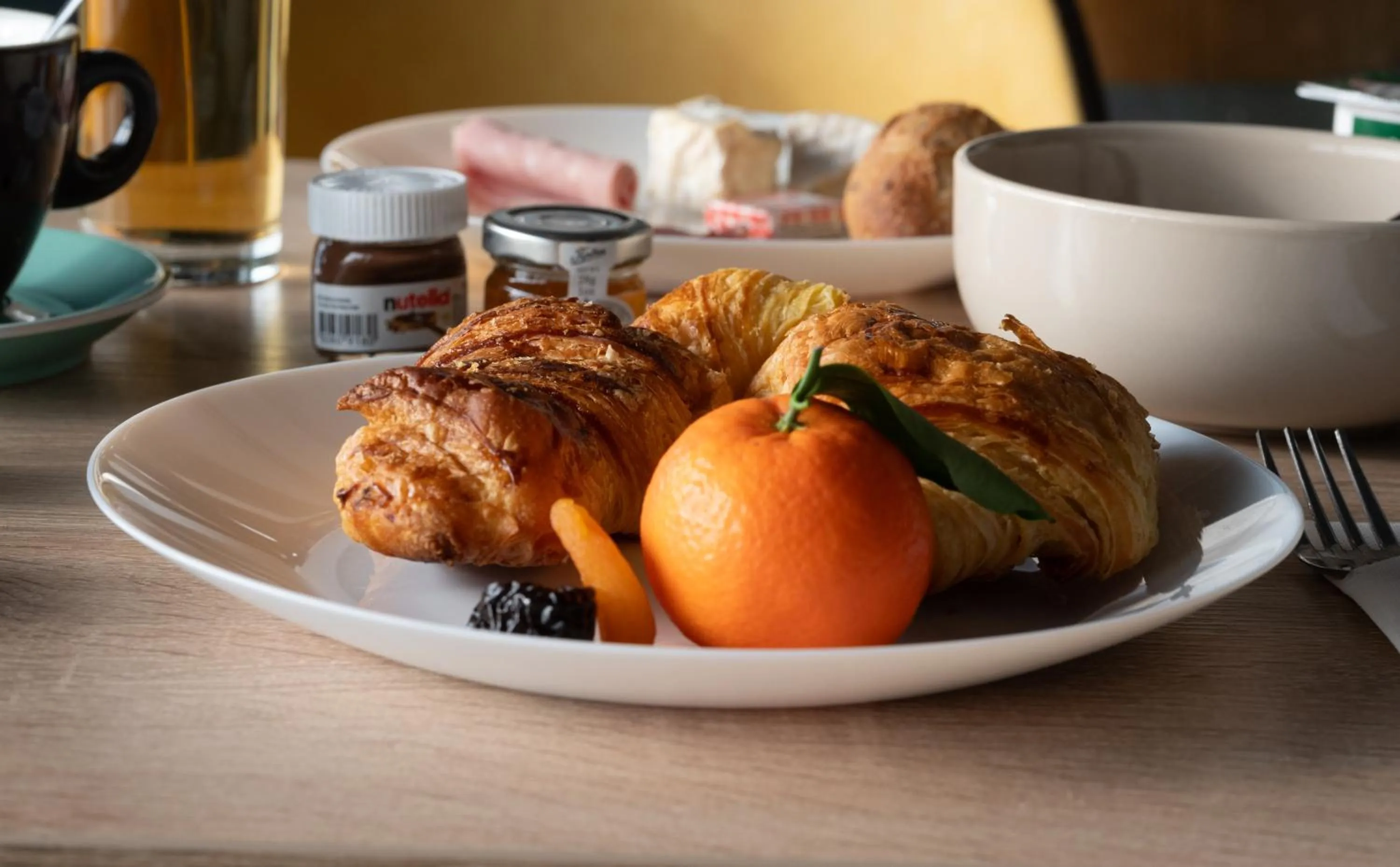 Breakfast in LOGIS HOTEL - La Petite Rade