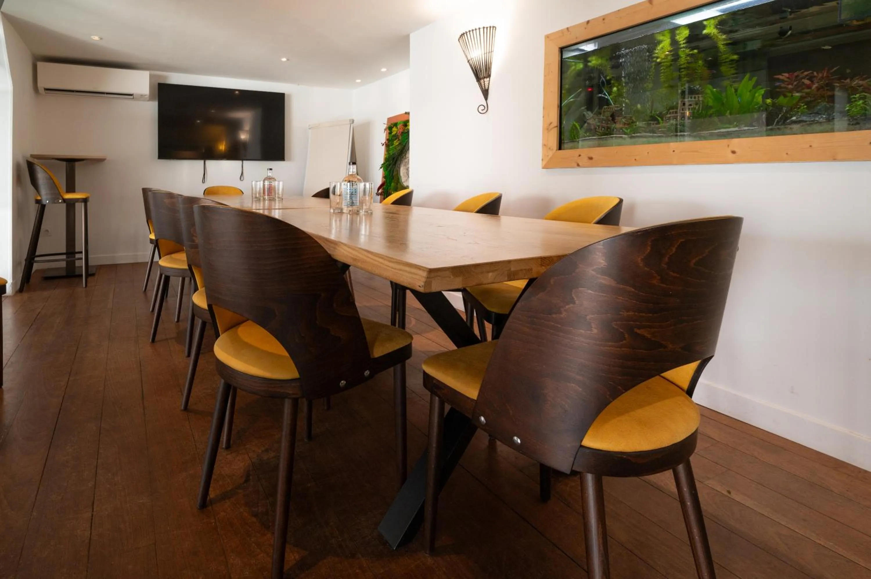 Meeting/conference room in LOGIS HOTEL - La Petite Rade