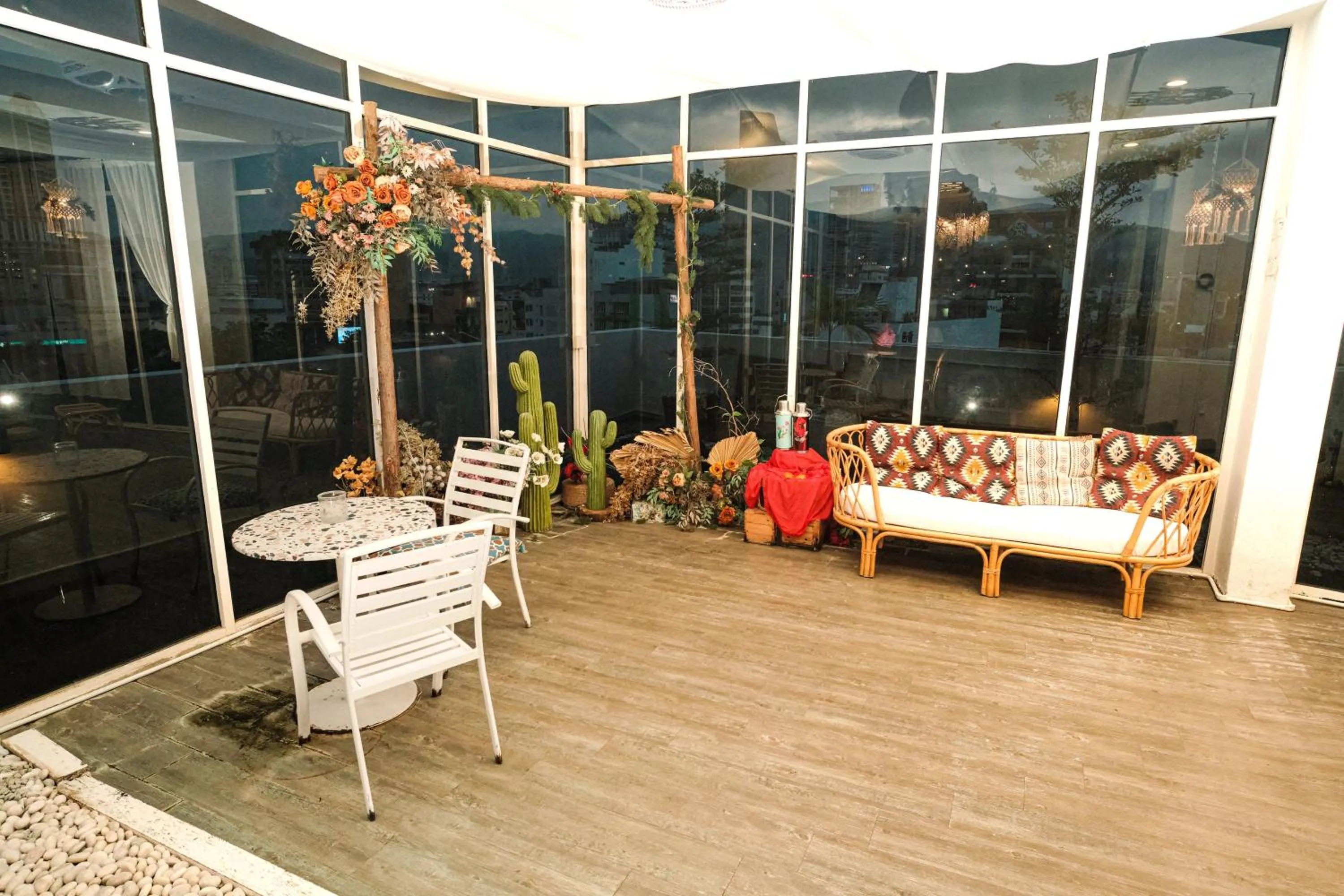 Restaurant/places to eat in Palette Georgetown Formerly WoW Hotel