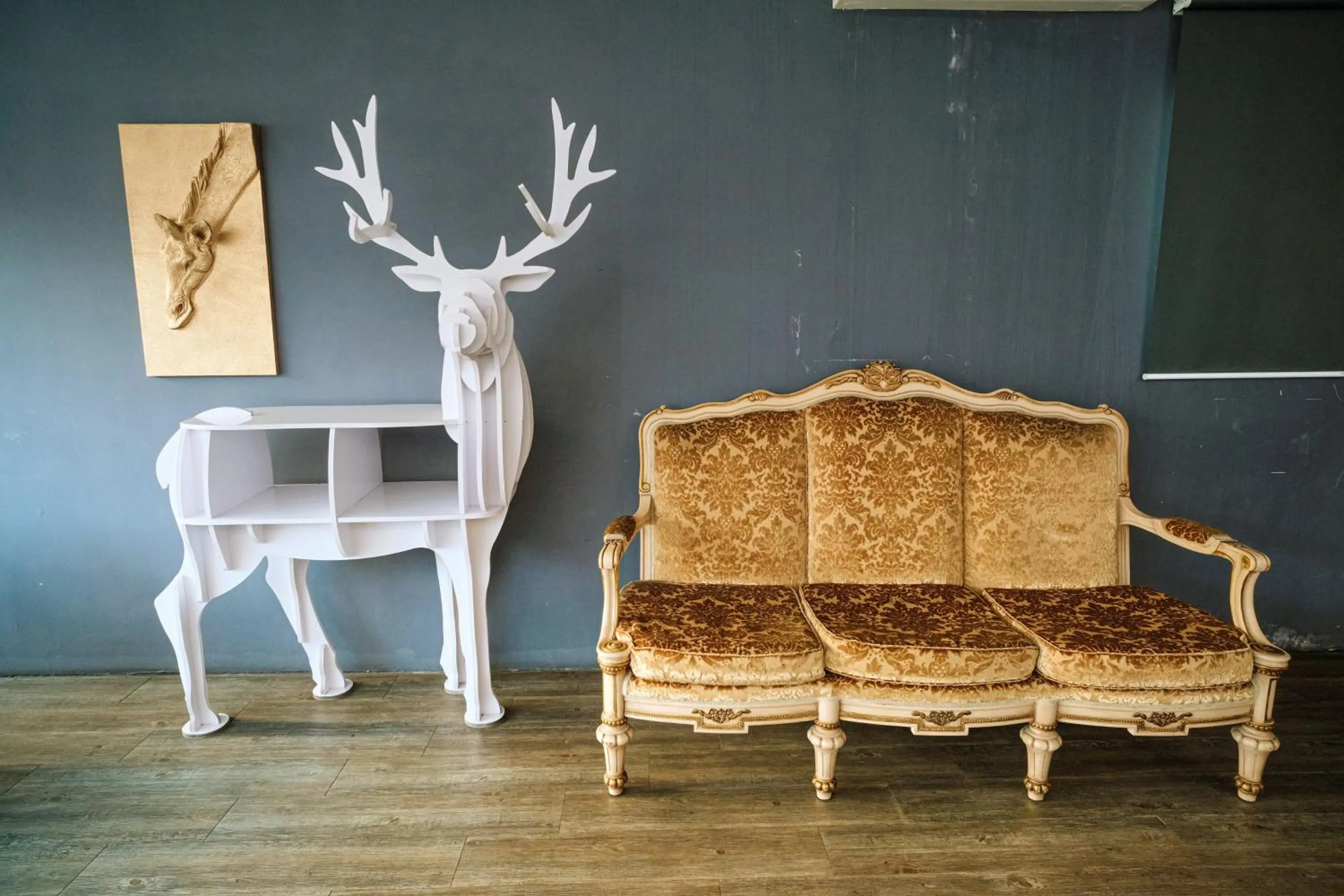 Seating area in Palette Georgetown Formerly WoW Hotel