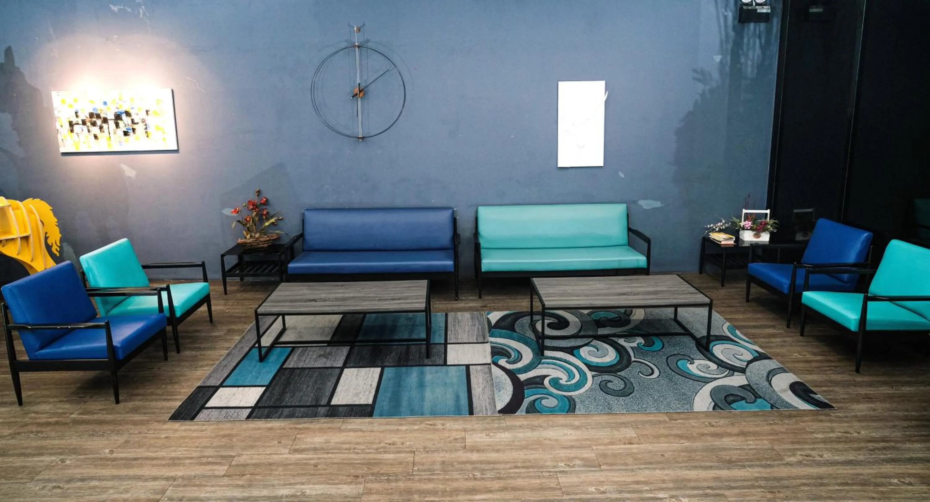 Seating area in Palette Georgetown Formerly WoW Hotel