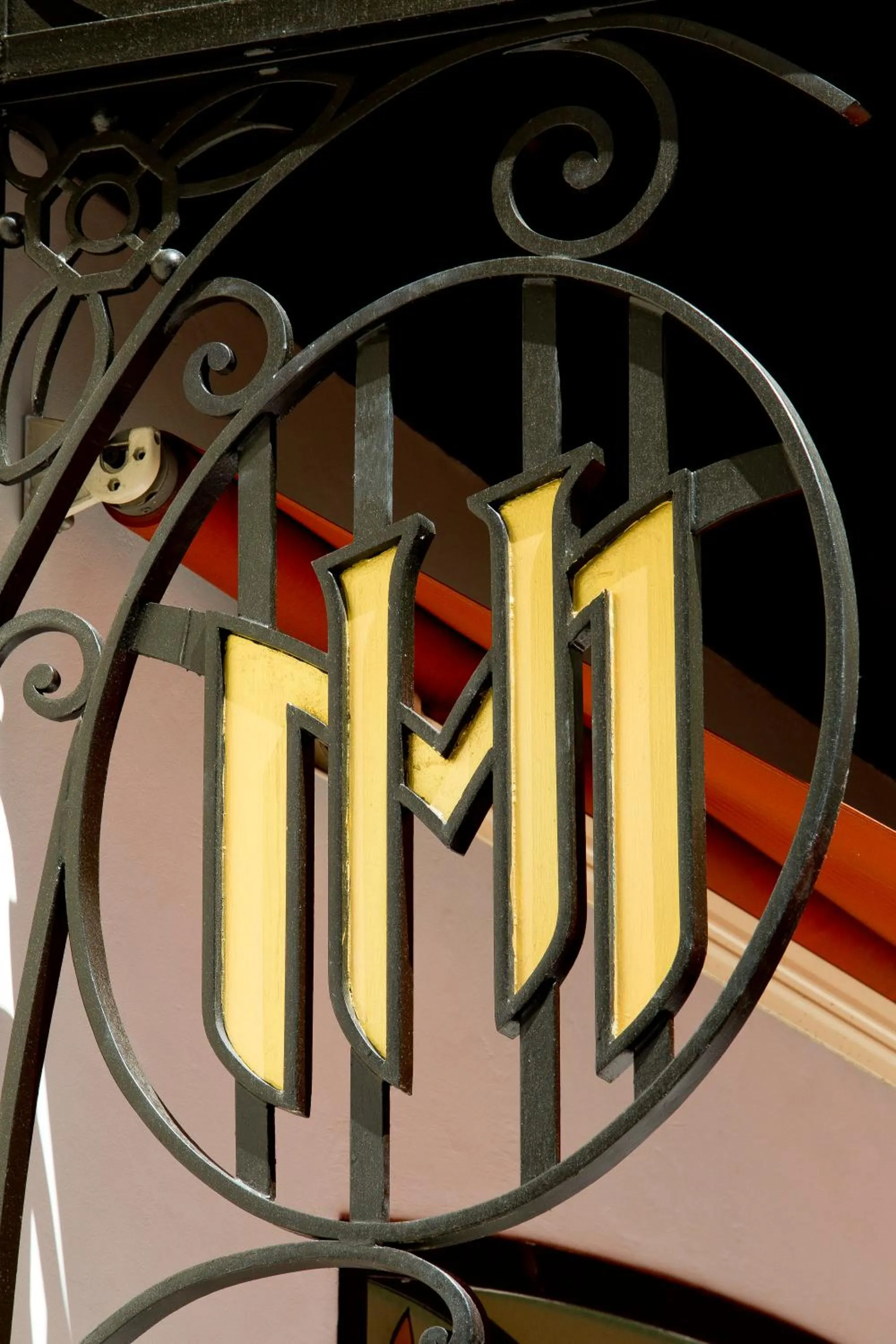 Property logo or sign in Hotel Le Meurice