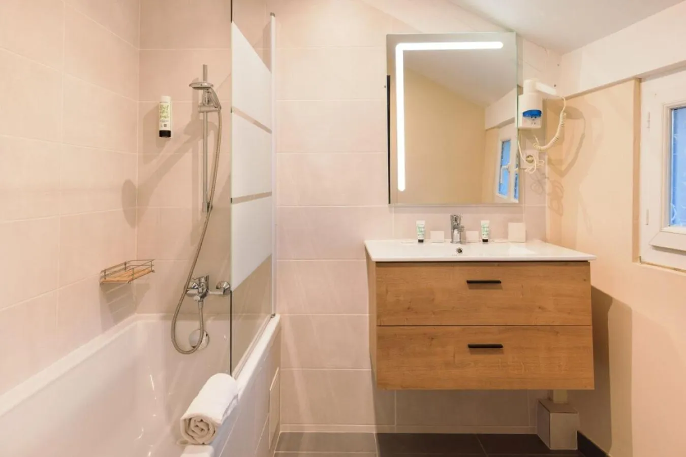 Bathroom in Hotel Khla Nice