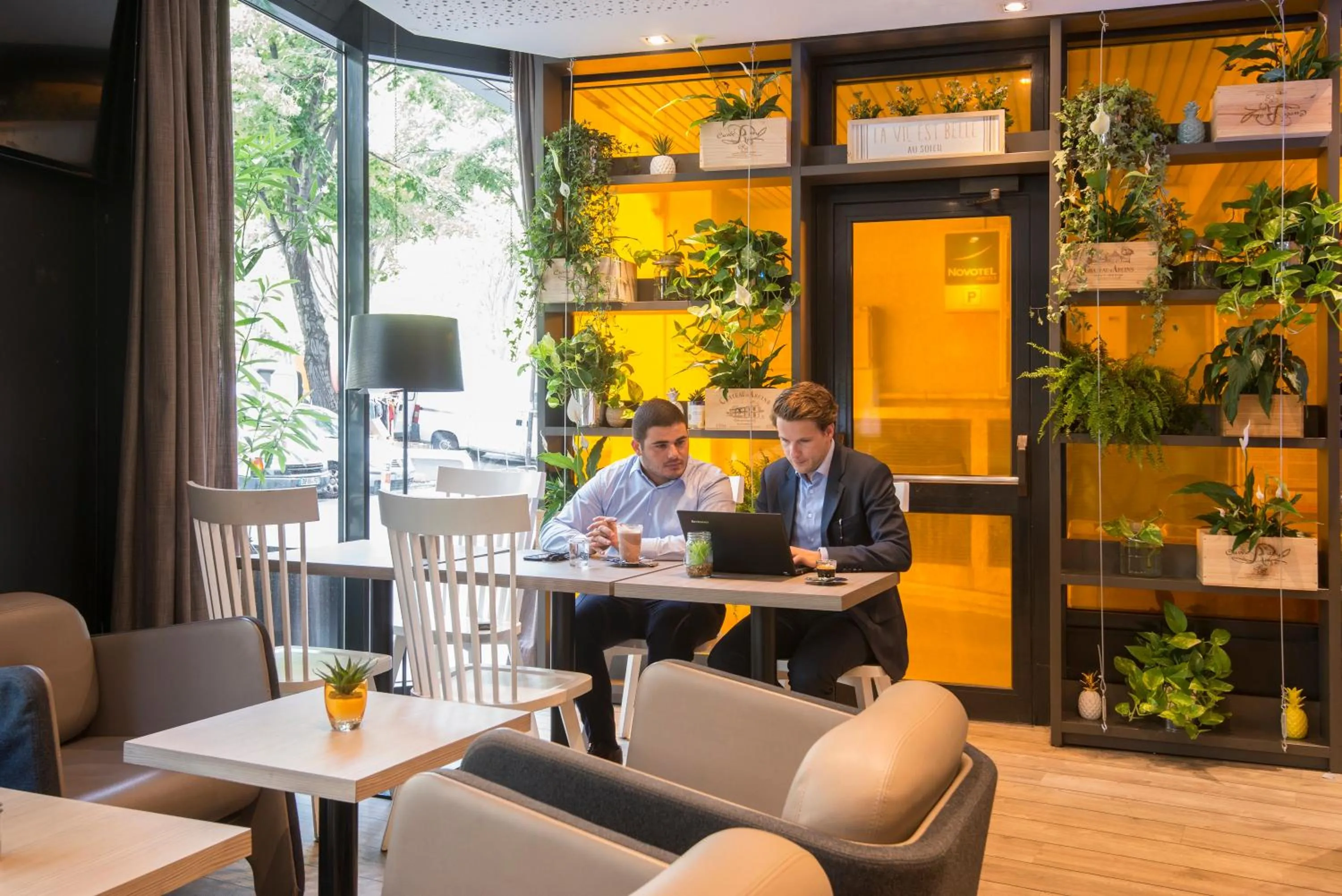 People in Novotel Marseille Centre Prado Vélodrome