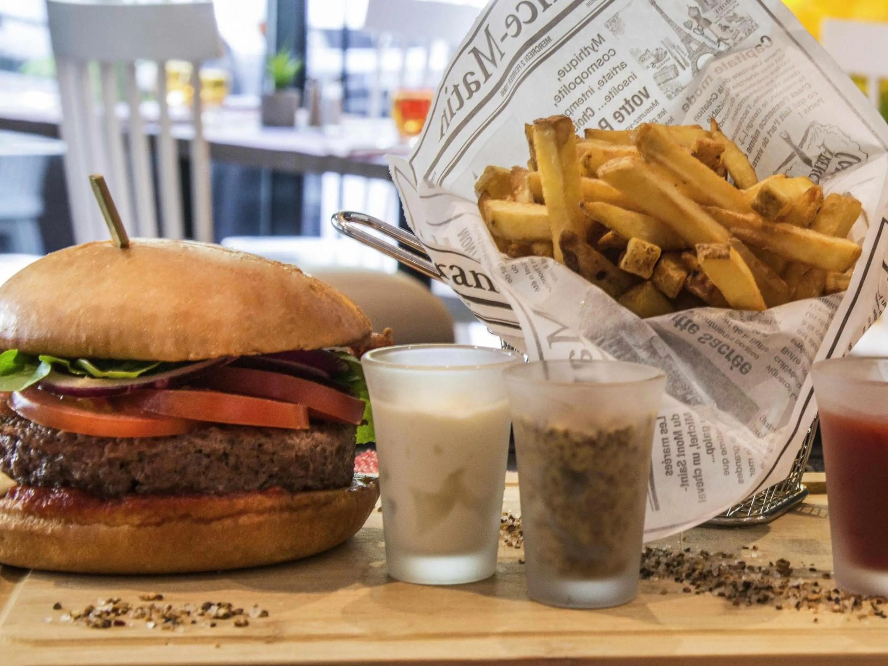 Restaurant/places to eat in Novotel Marseille Centre Prado Vélodrome