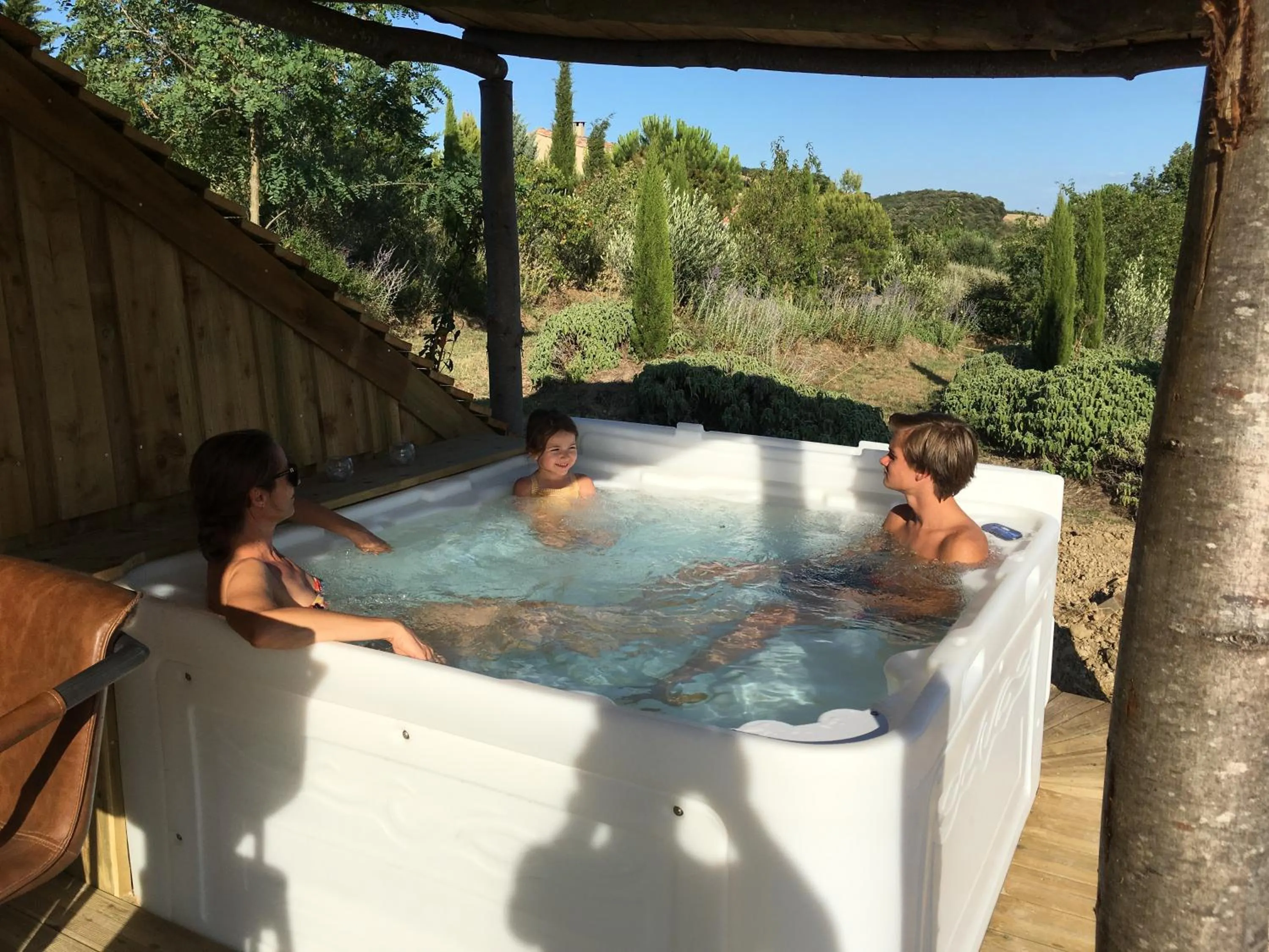 Hot Tub in Cabanes Trésors de Campagne,spas privatifs