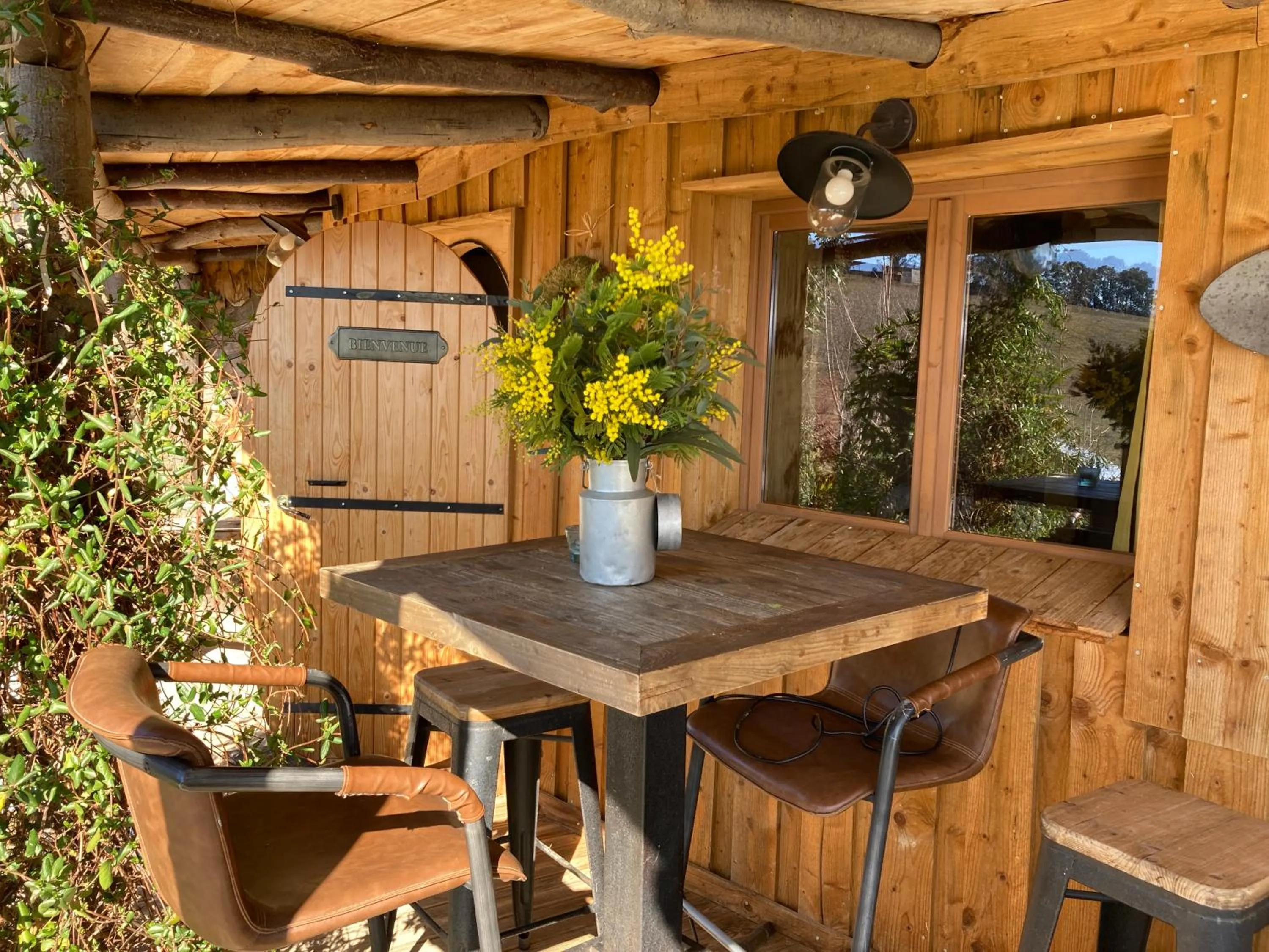 Balcony/Terrace in Cabanes Trésors de Campagne,spas privatifs