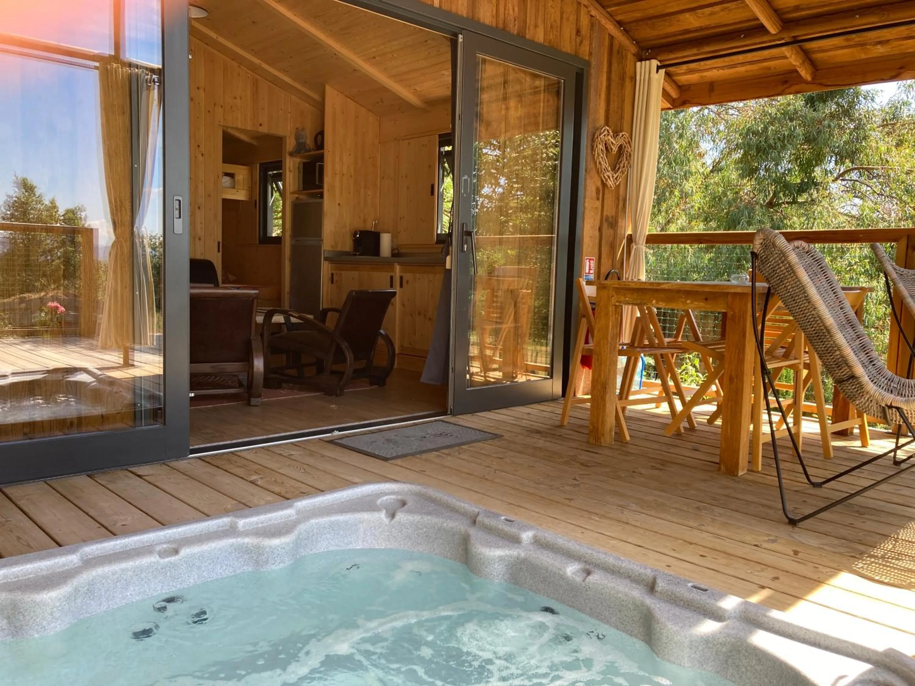 Patio in Cabanes Trésors de Campagne,spas privatifs