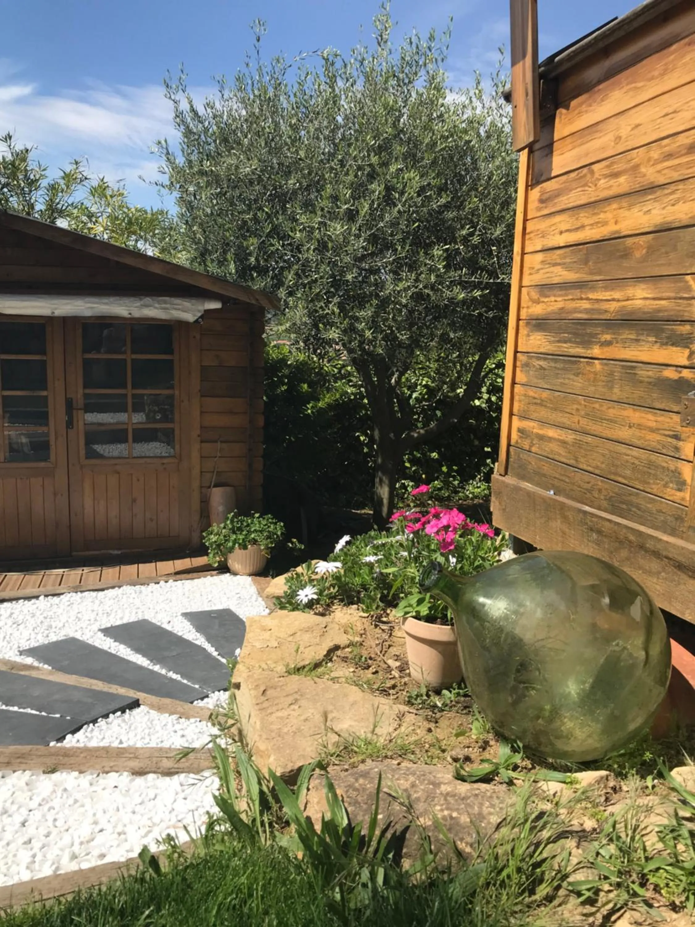 Garden view in GuestHouse Du Moulin (logement neuf)