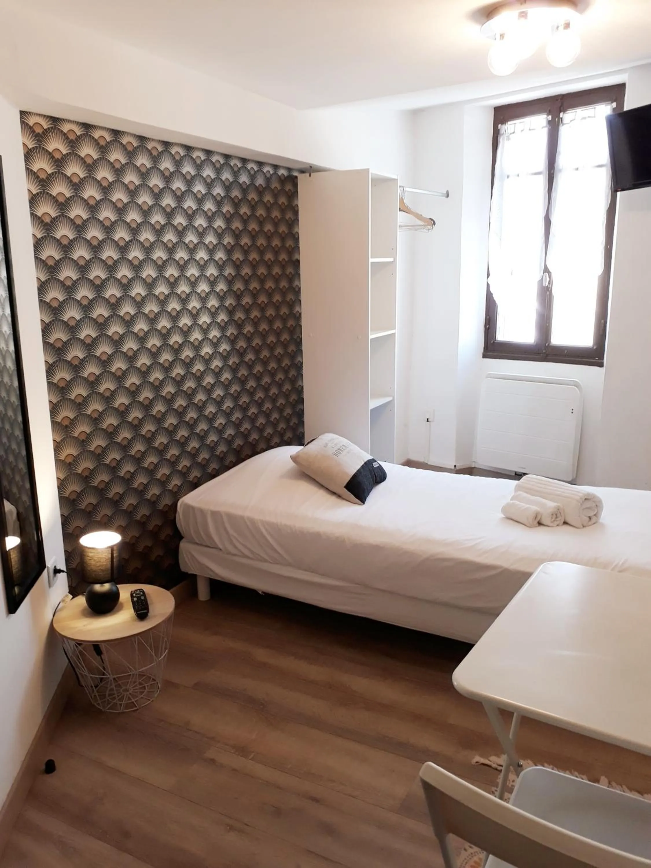 Bed in Hotel renaissance martigues