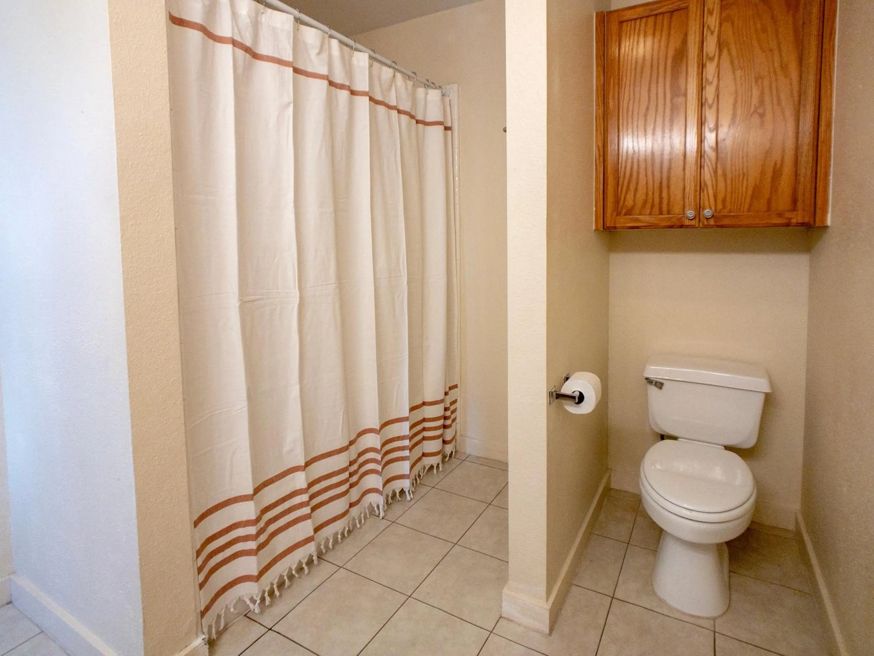 Toilet in Schmitz Bed & Breakfast