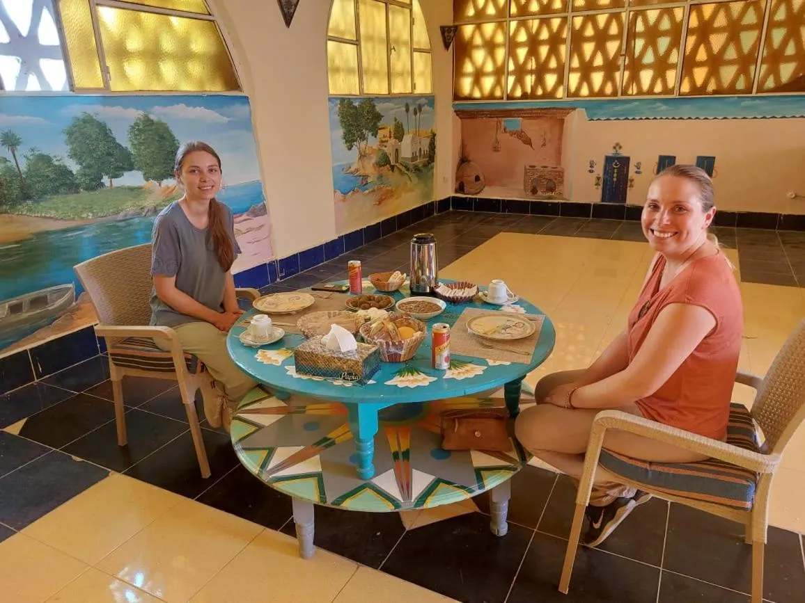 Restaurant/places to eat in Hllol Hotel Abu Simbel