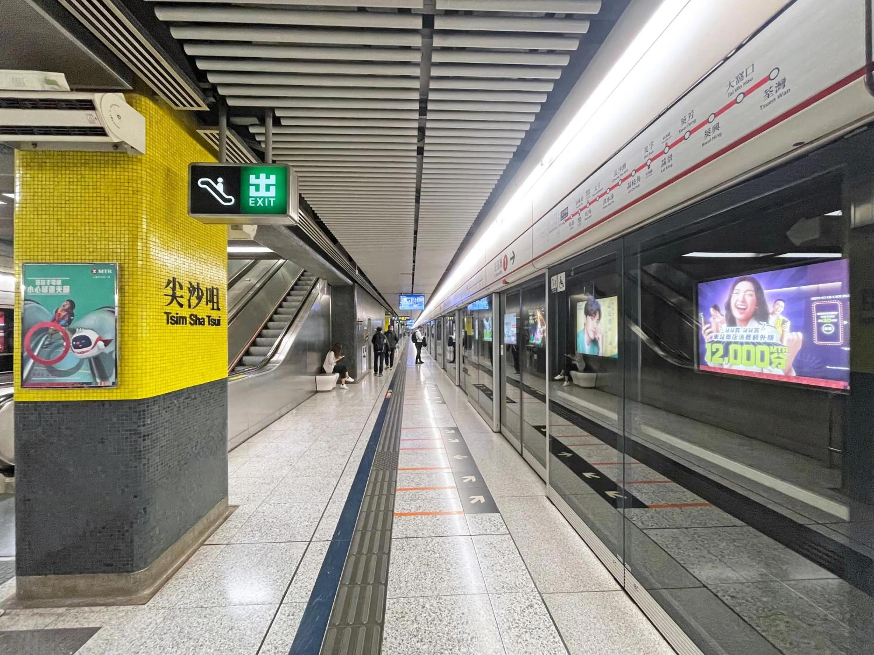 Location in New Day Night Hostel RECEPTION 24 HOUR BLOCK D CHUNGKING MANSION TSIM SHA TSUI KOWLOONN