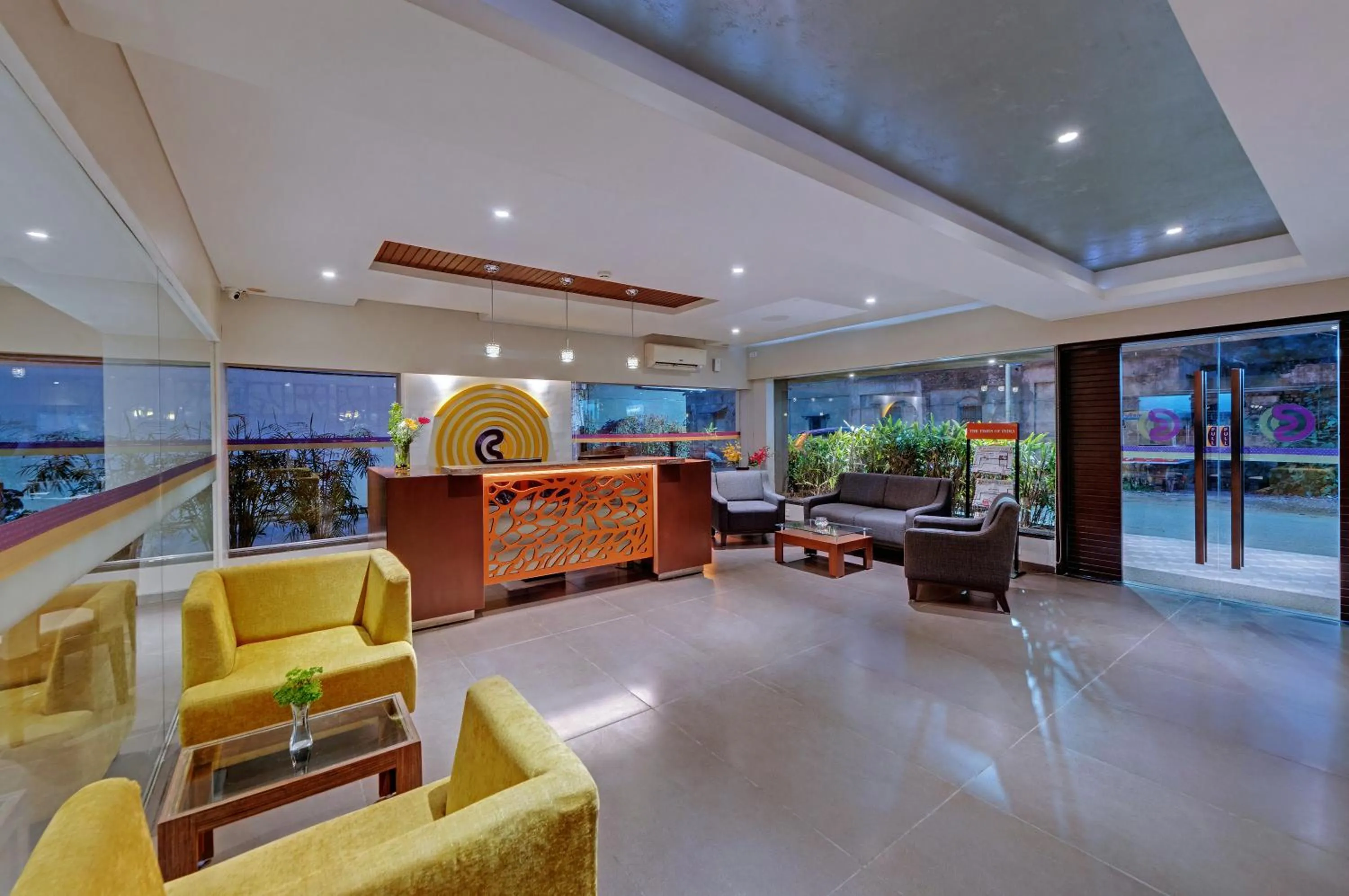 Lobby or reception in Click Hotel Vadodara 4 mins walk for the Railway Station