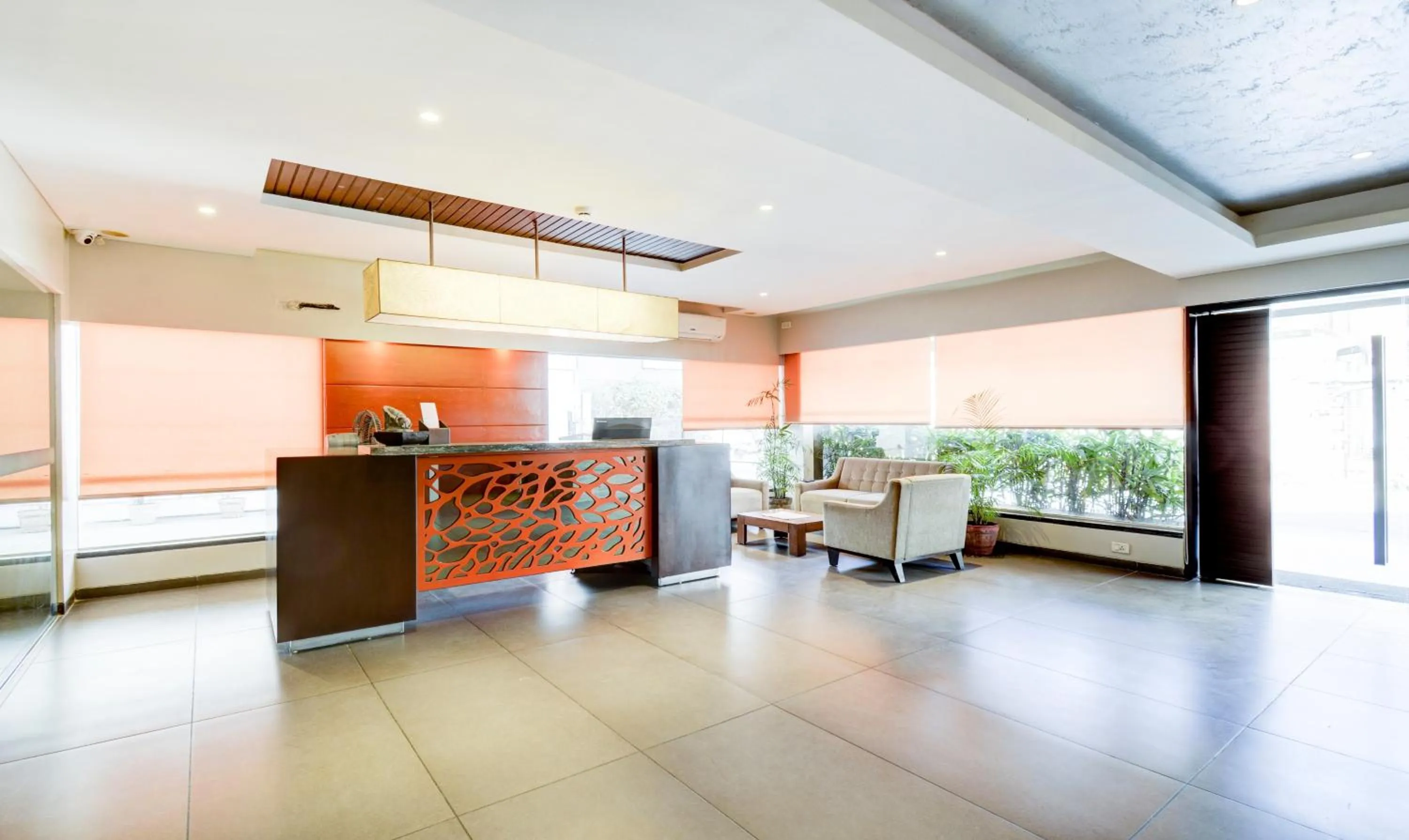 Lobby or reception in Click Hotel Vadodara 4 mins walk for the Railway Station