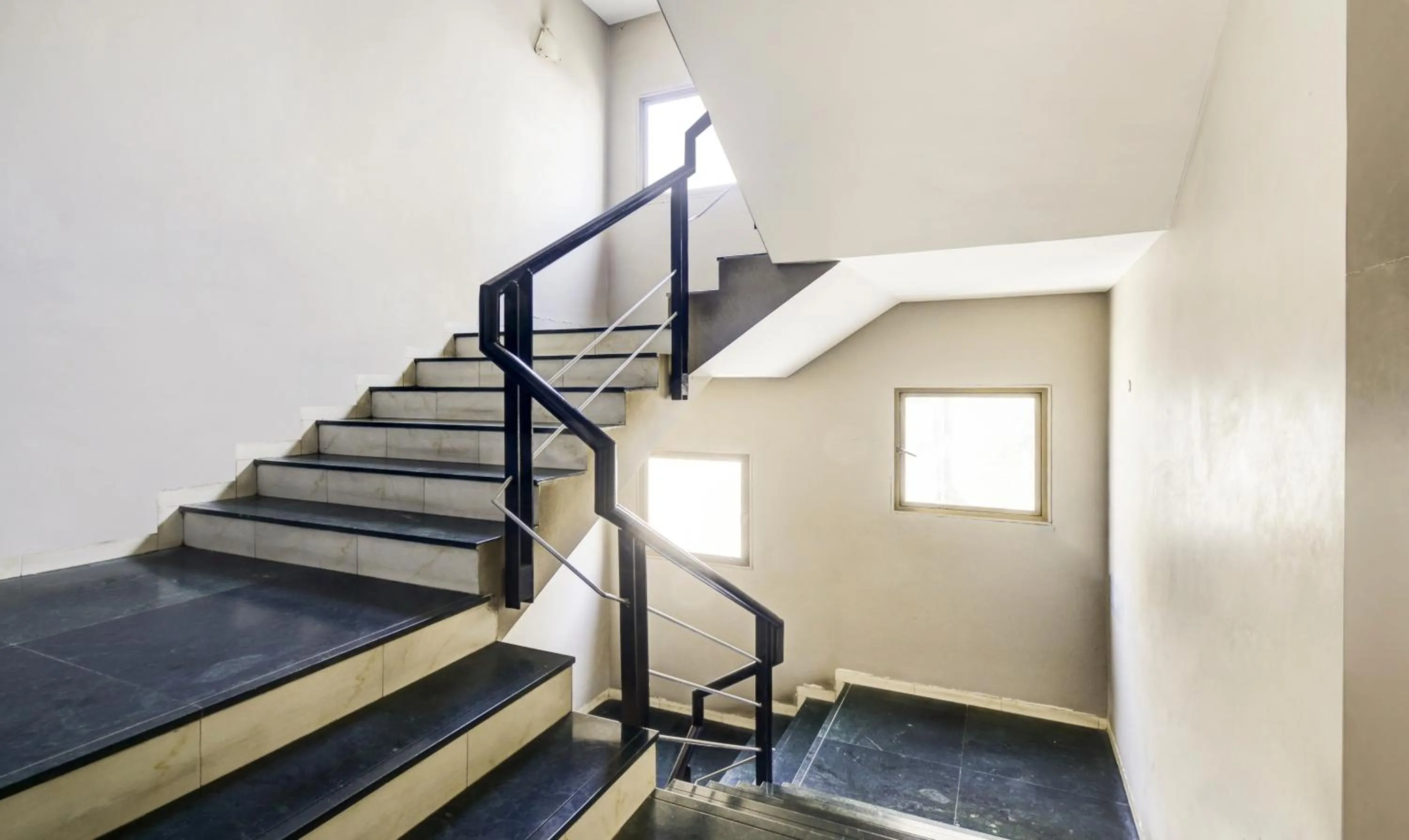 Lobby or reception in Click Hotel Vadodara 4 mins walk for the Railway Station