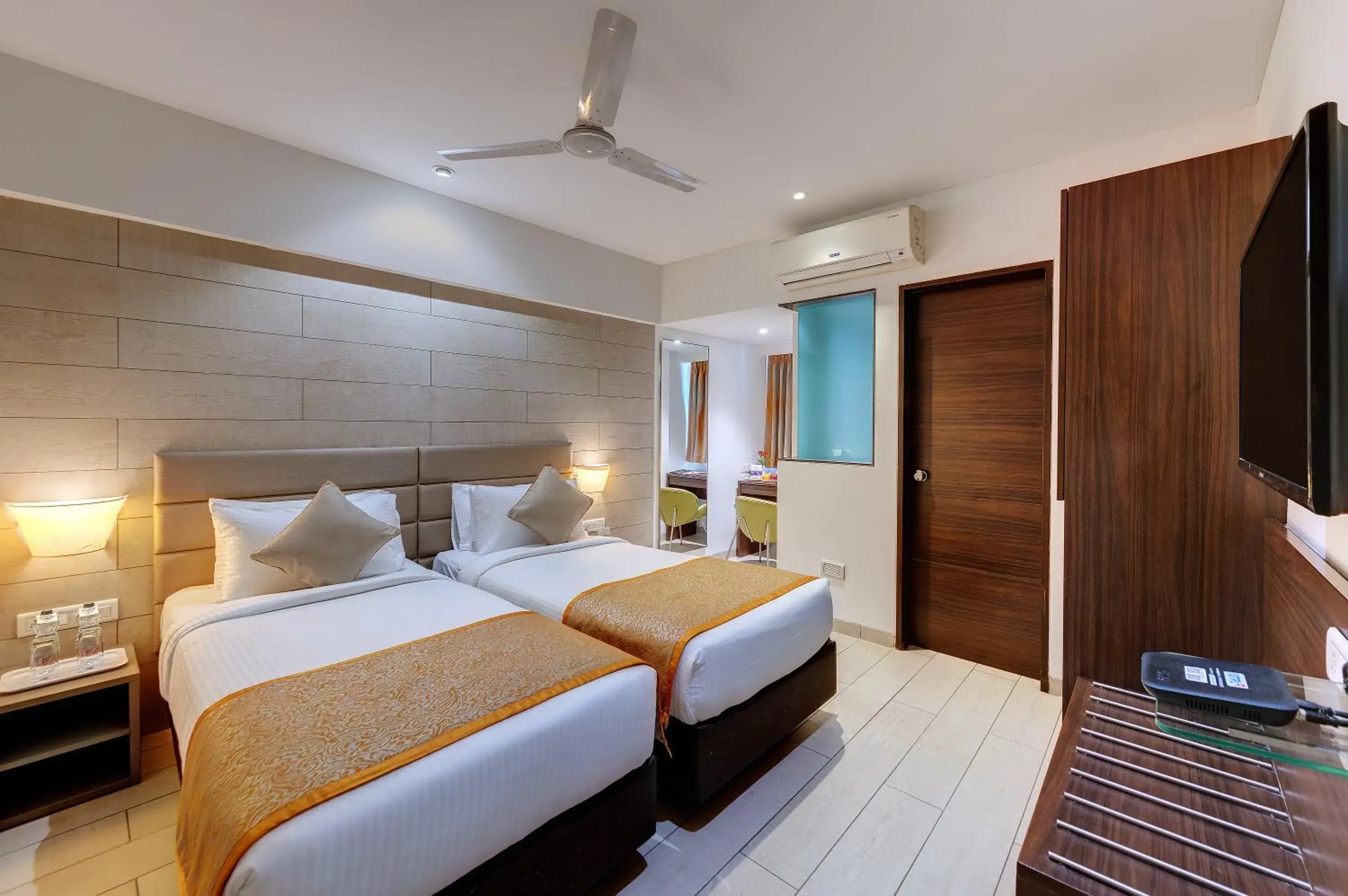Superior King Room - single occupancy in Click Hotel Vadodara 4 mins walk for the Railway Station Superior King Room - single occupancy in Click Hotel Vadodara 4 mins walk for the Railway Station