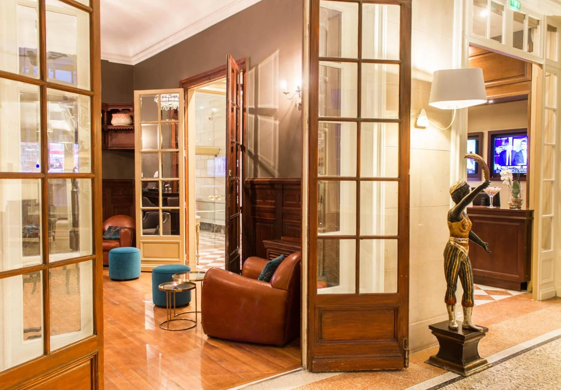 Lobby or reception in Hôtel Oceania Le Métropole