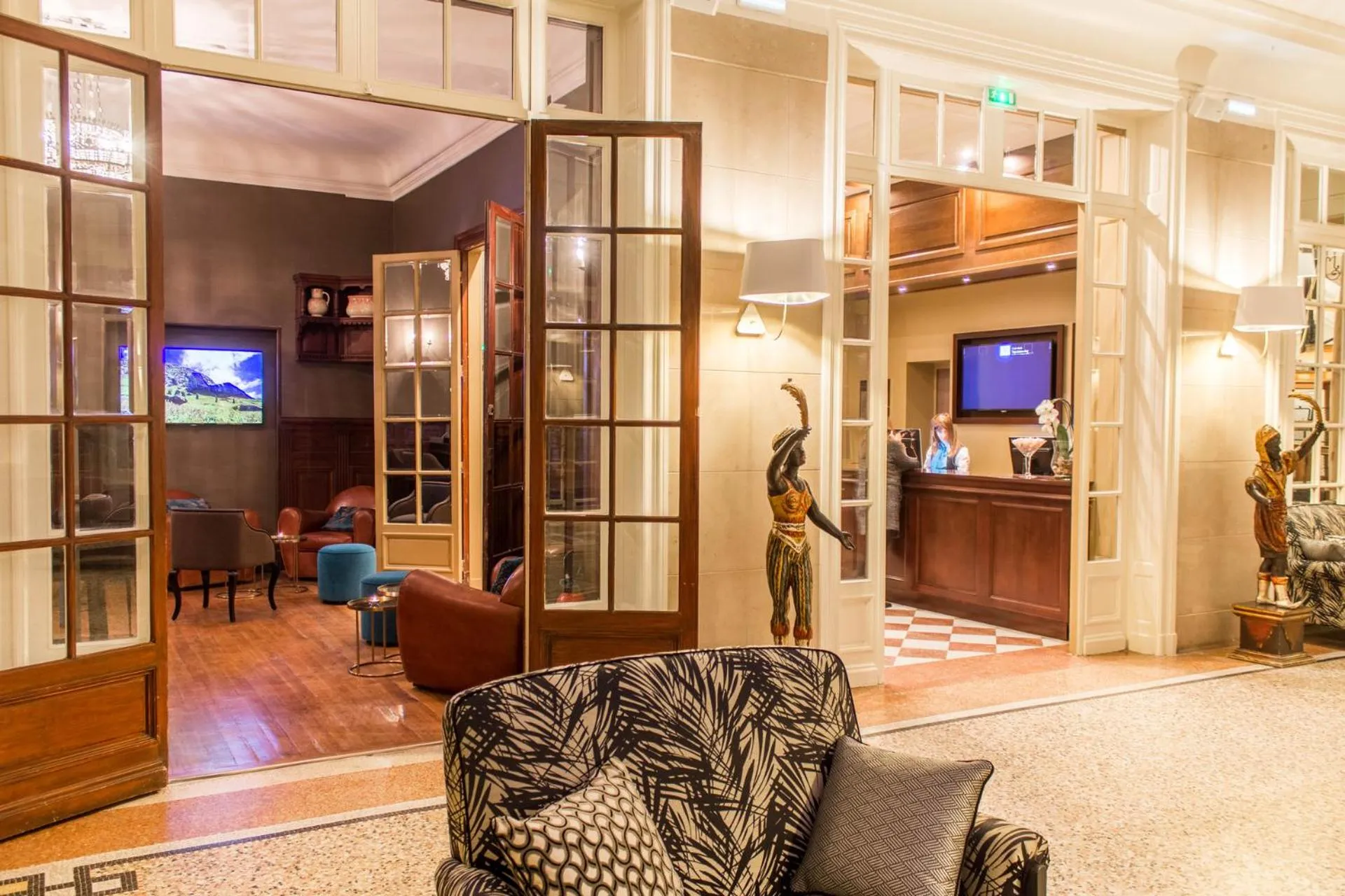 Lobby or reception in Hôtel Oceania Le Métropole