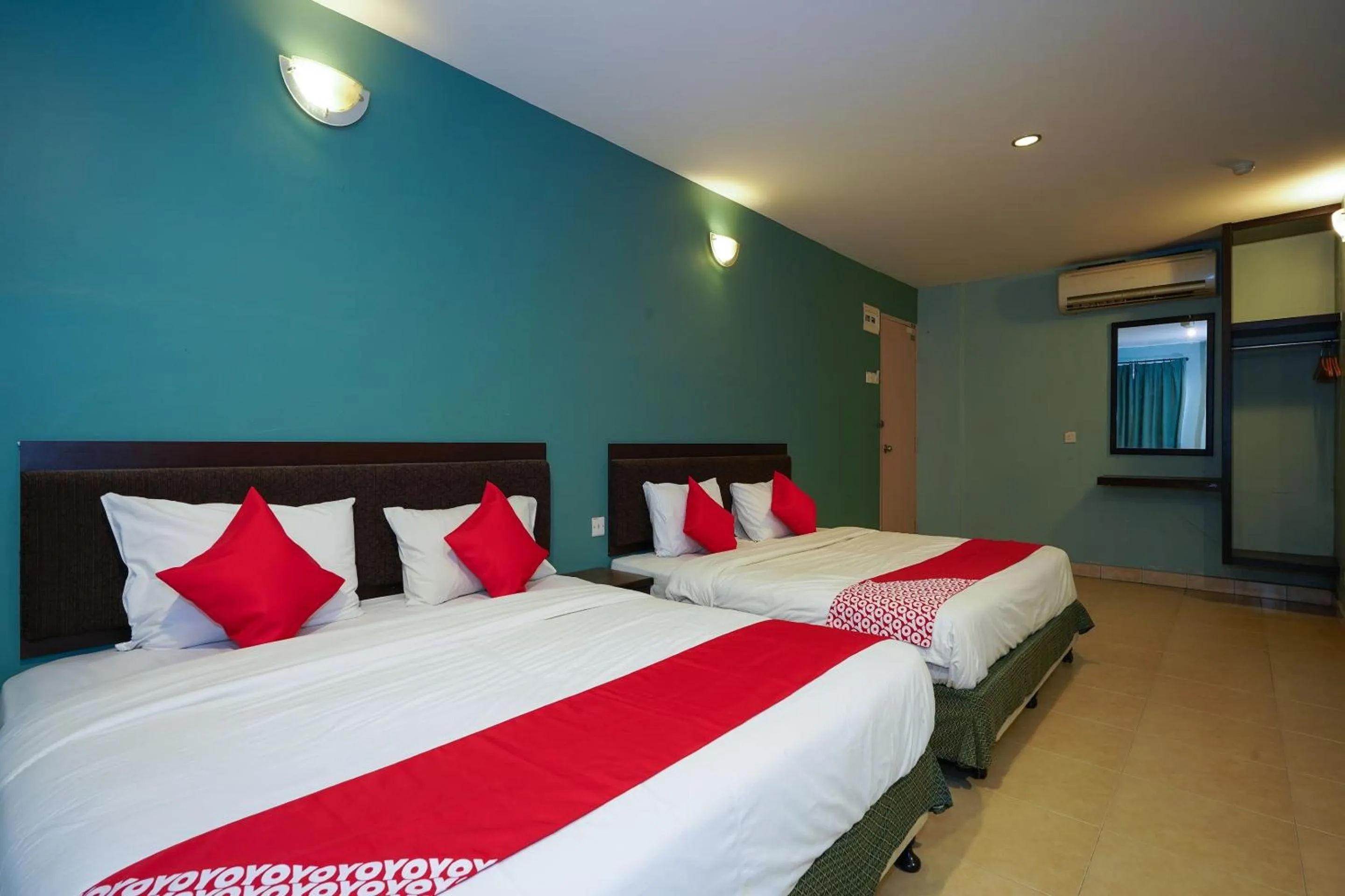 Bedroom, Bed in Hotel O Hotel Orchard Inn