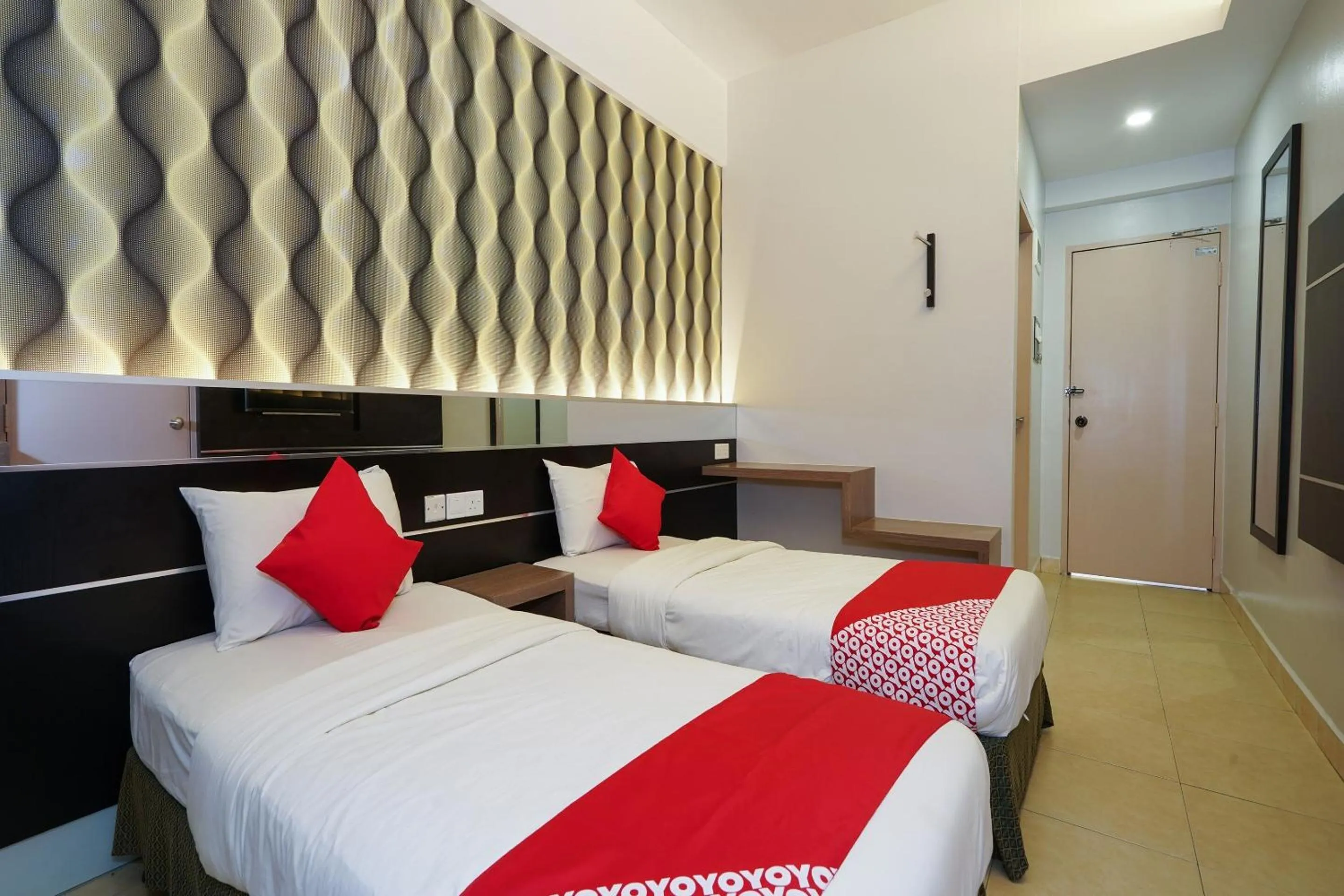 Bedroom, Bed in Hotel O Hotel Orchard Inn