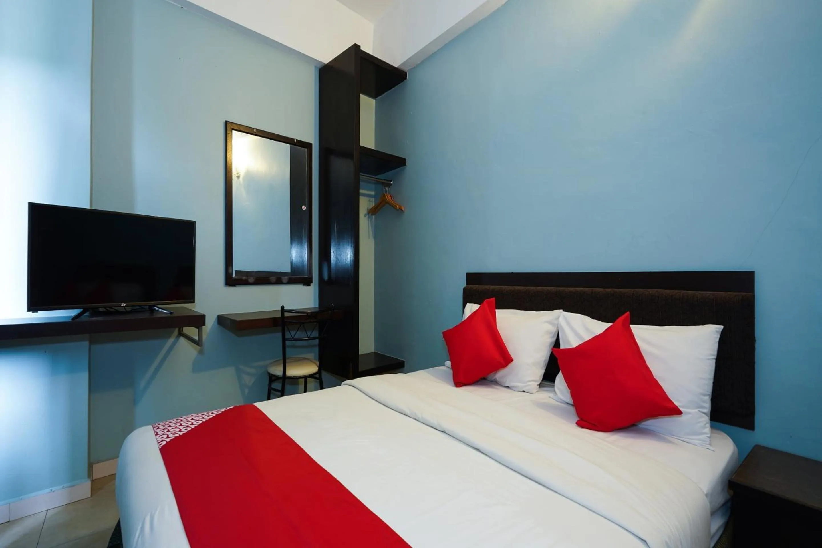 Bedroom, Bed in Hotel O Hotel Orchard Inn